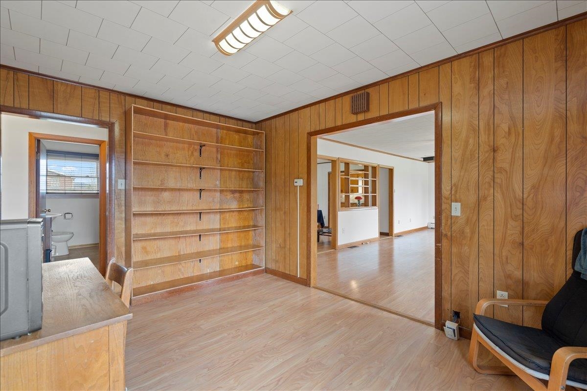1235 Main Street Property Photo 9