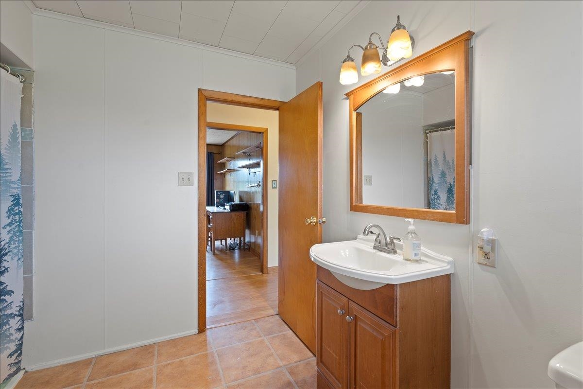 1235 Main Street Property Photo 12