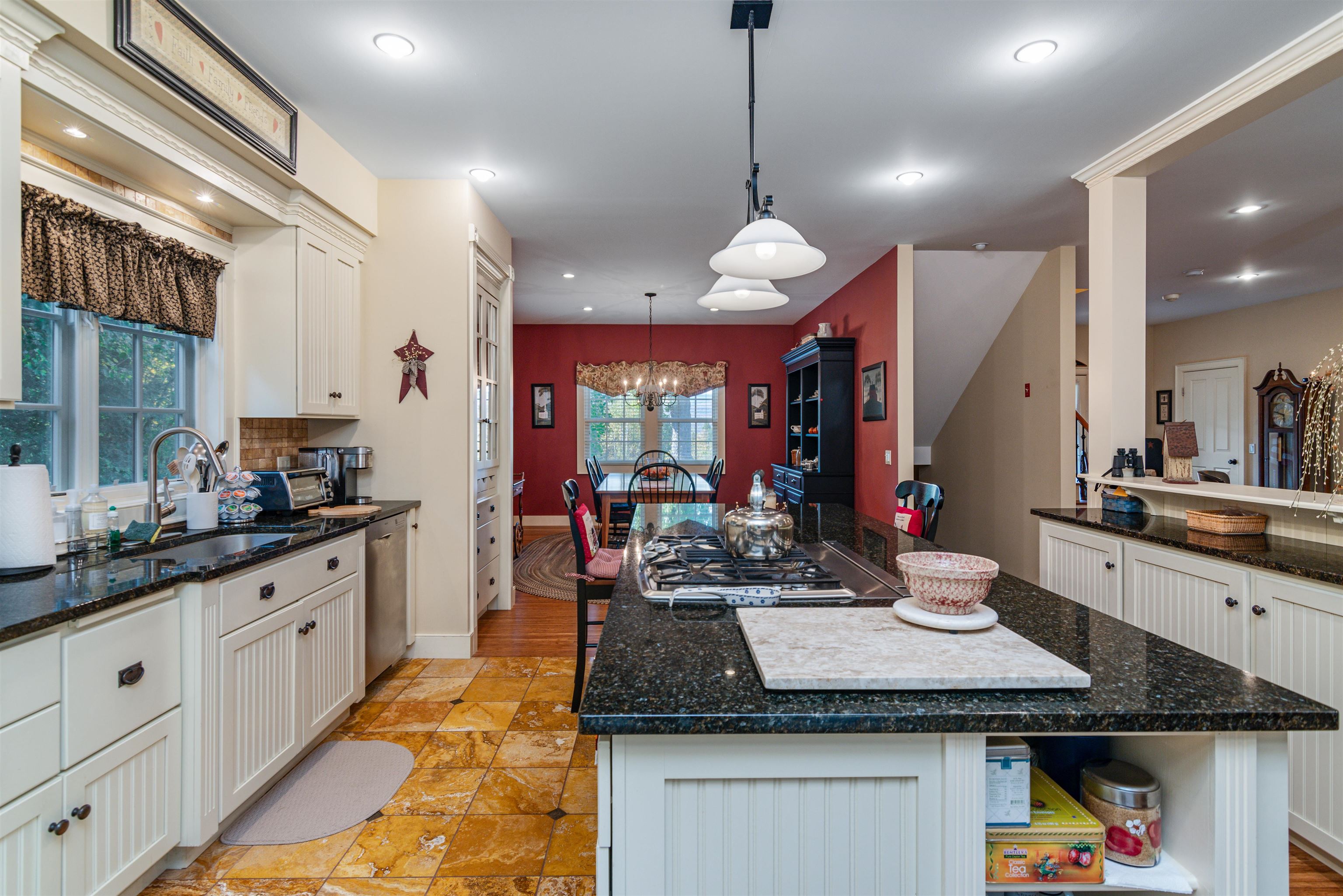 577 Elmore Mountain Road Property Photo 15