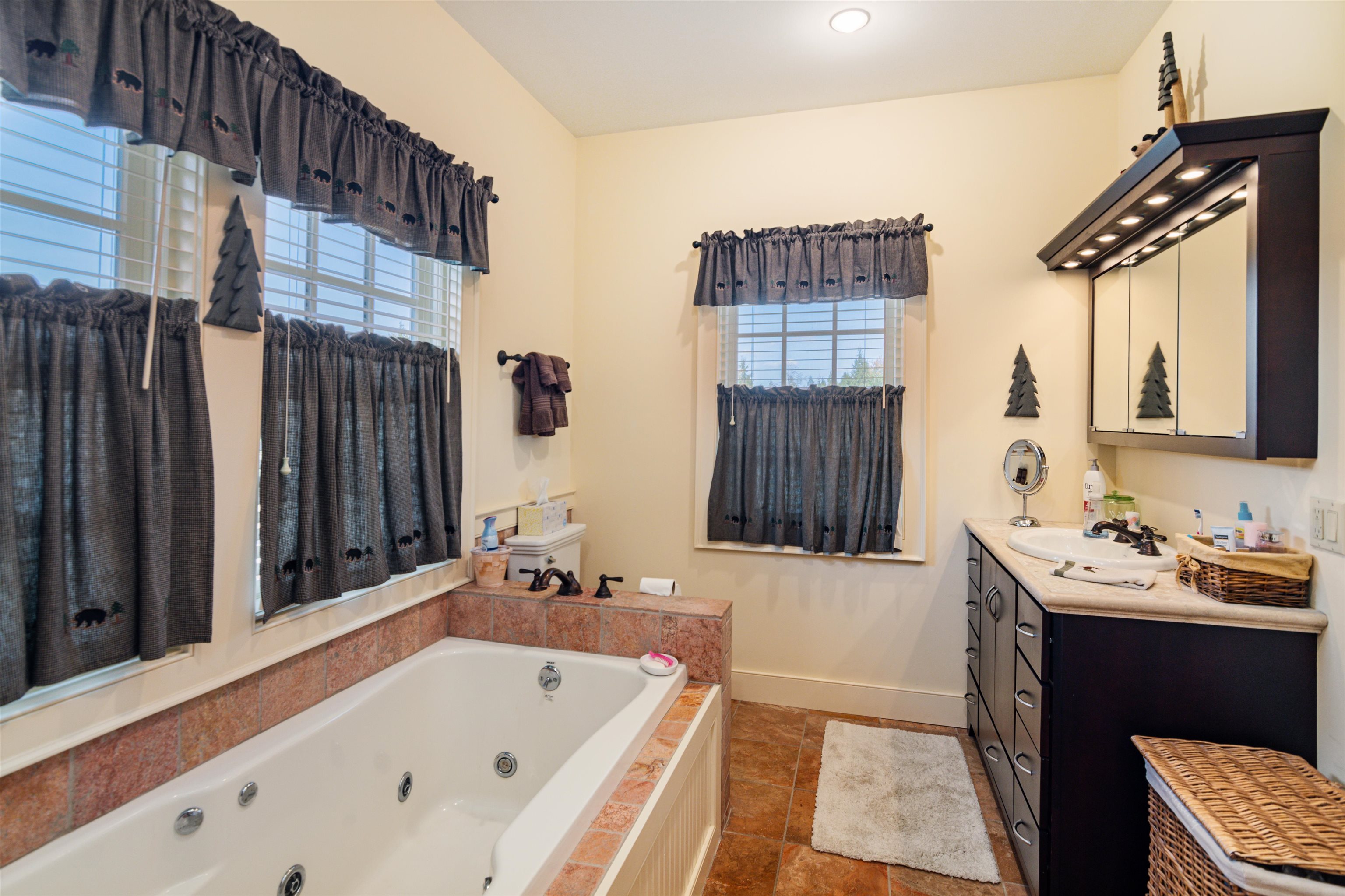 577 Elmore Mountain Road Property Photo 30