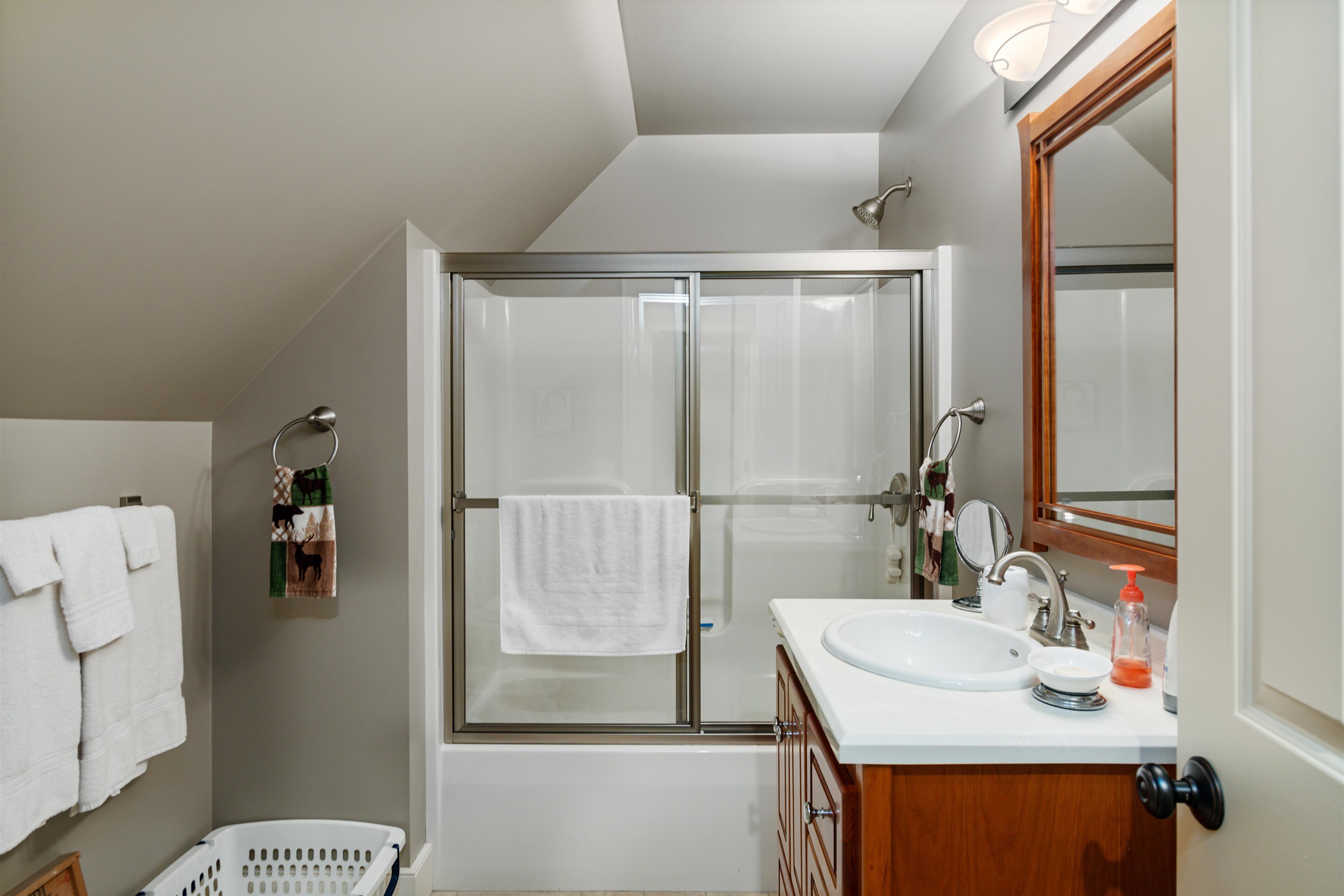 577 Elmore Mountain Road Property Photo 35