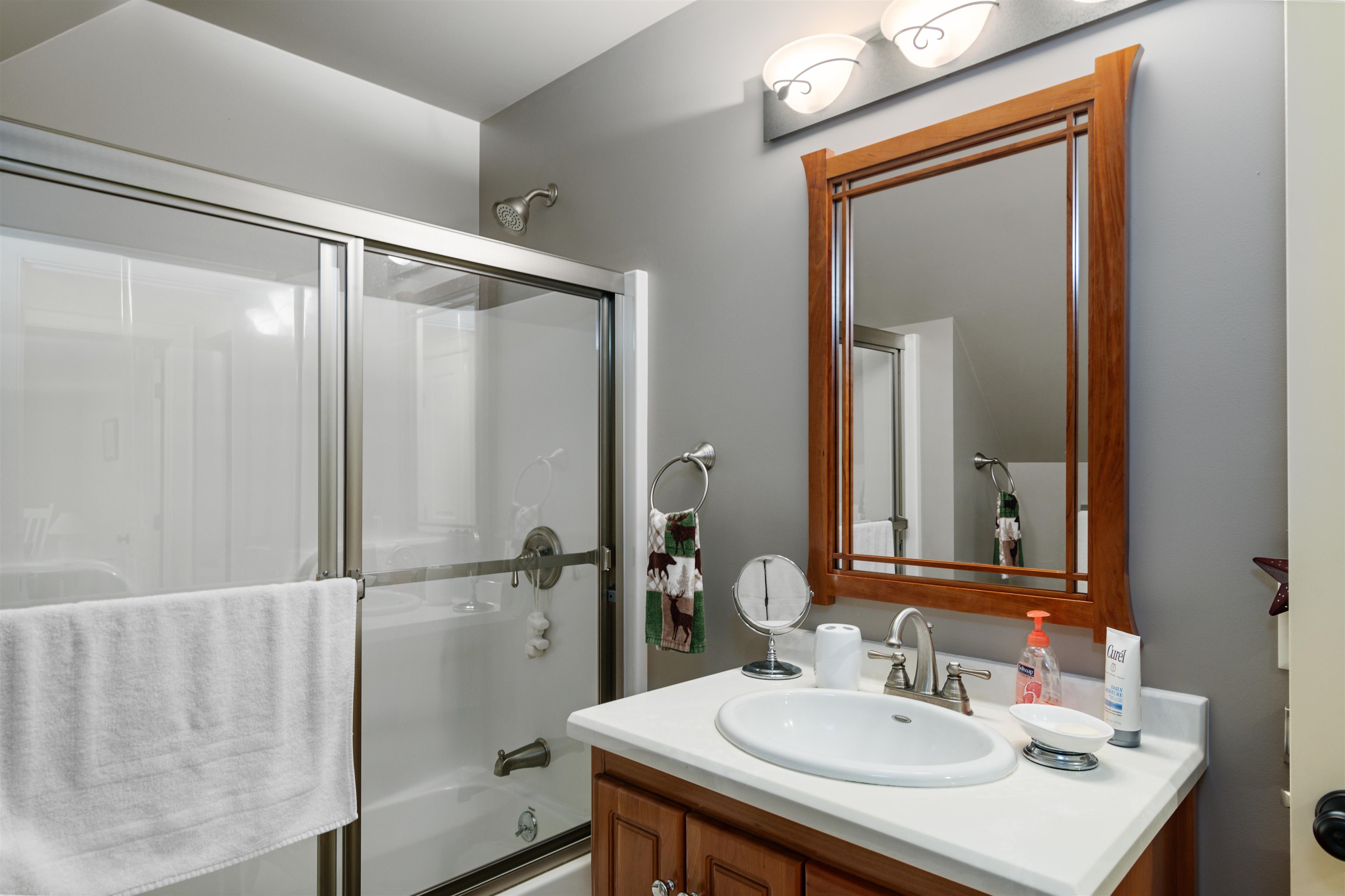577 Elmore Mountain Road Property Photo 36