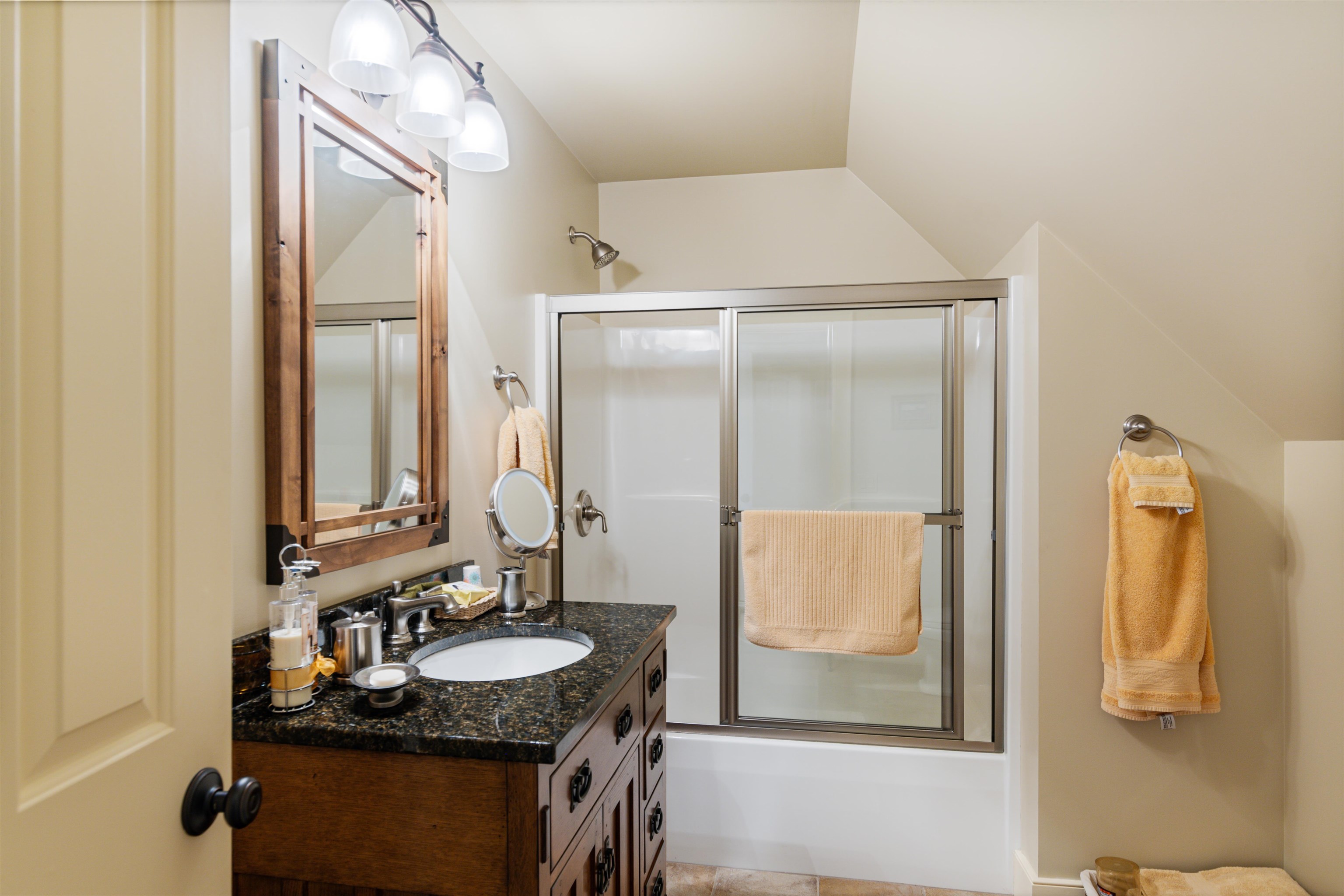 577 Elmore Mountain Road Property Photo 43
