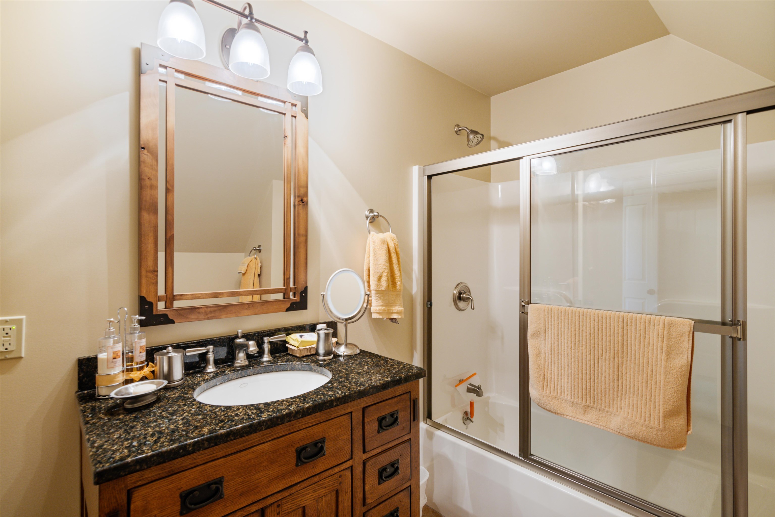 577 Elmore Mountain Road Property Photo 44