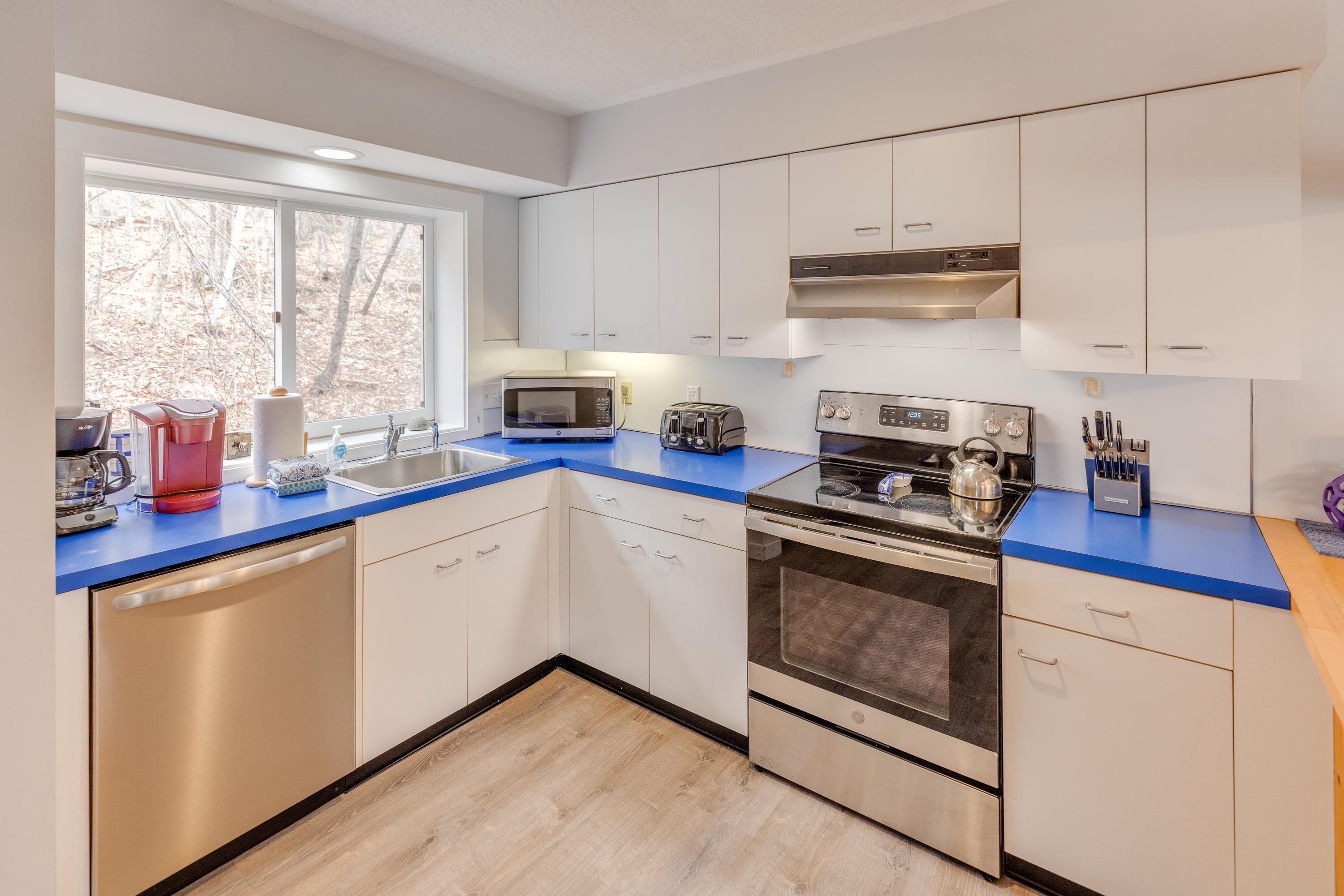 8 Highwood Road Property Photo 6
