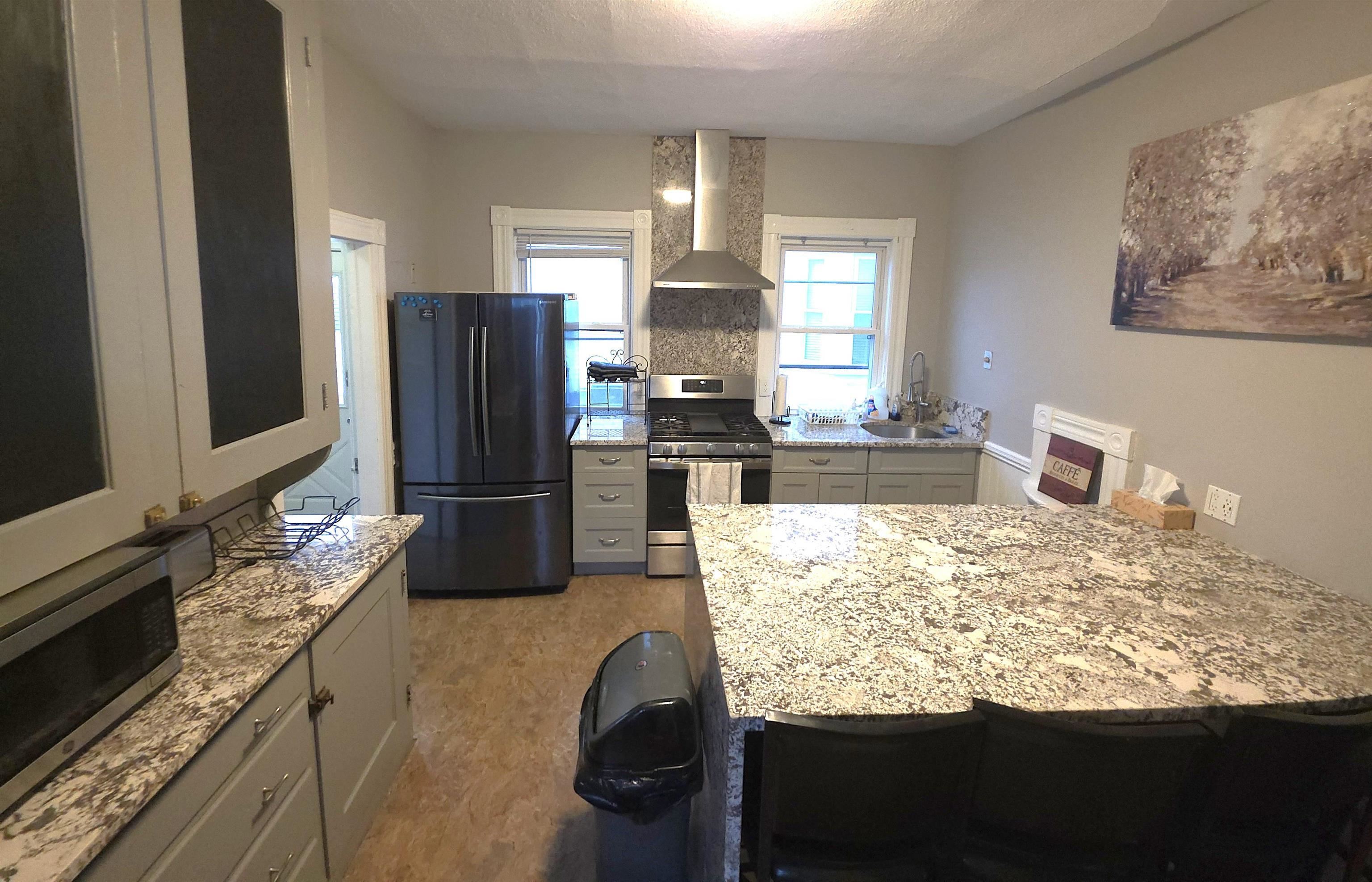 729 Pine Street Property Photo 3