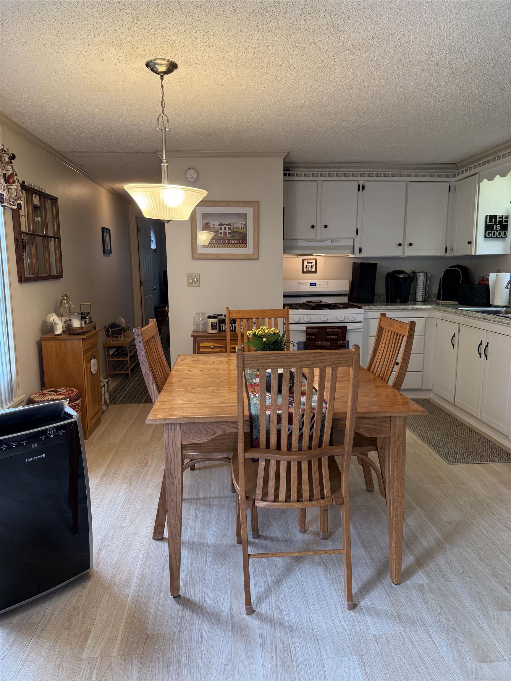 8 Sir Lancelot Drive Property Photo 6