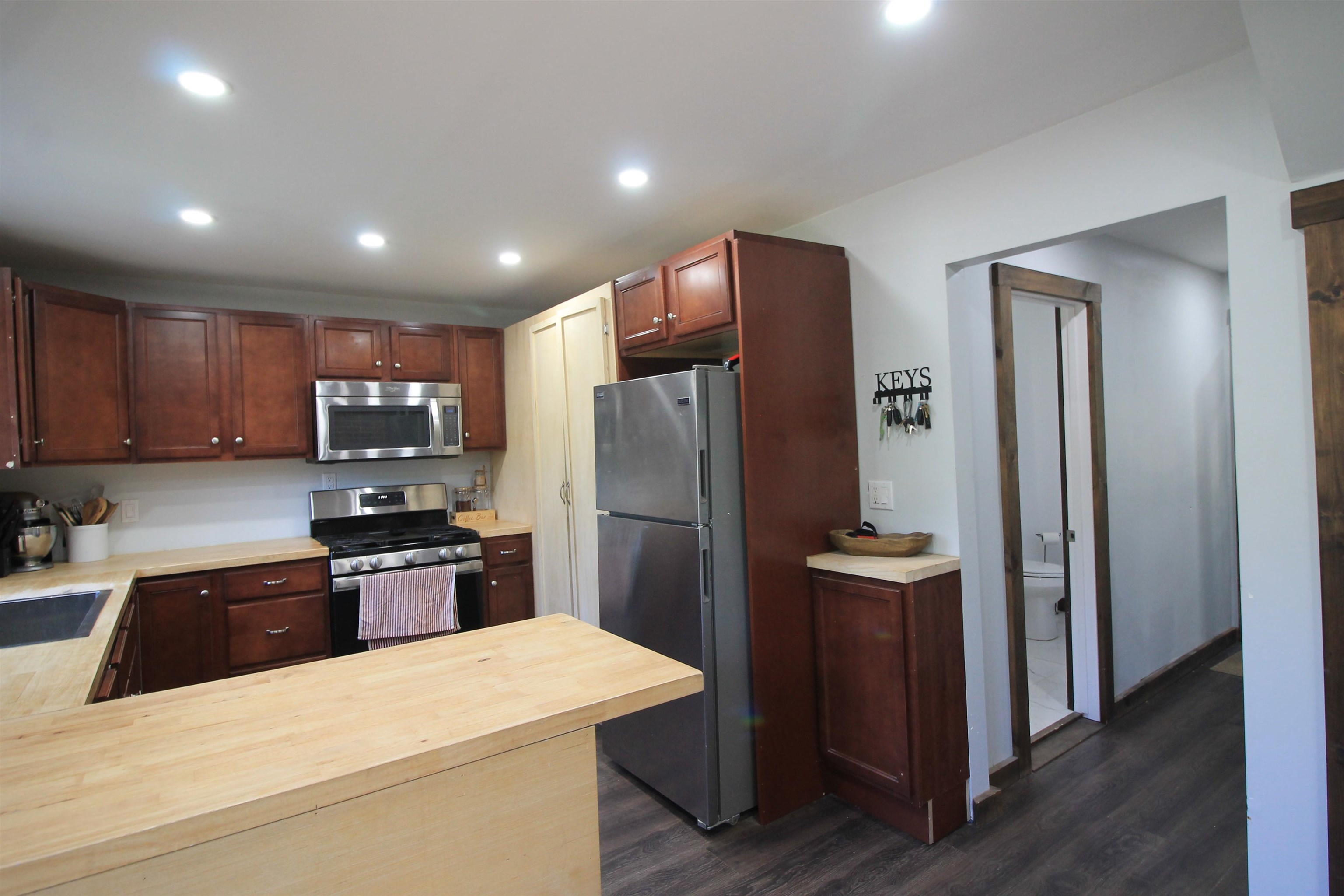 21 Mirror Lake Road Property Photo 15