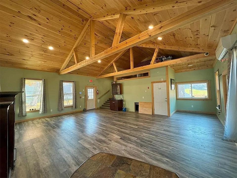 400 River Street Property Photo 8