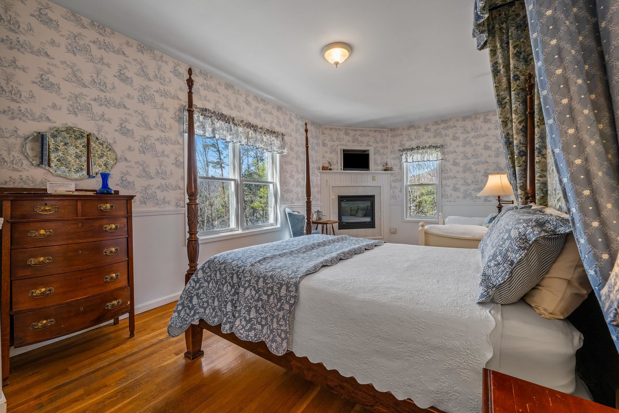 12 Thorn Hill Road Property Photo 44