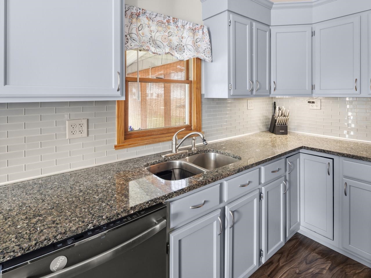 2083 North Avenue Property Photo 6