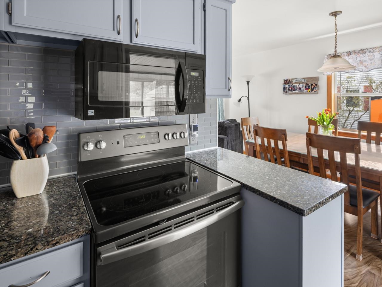 2083 North Avenue Property Photo 7