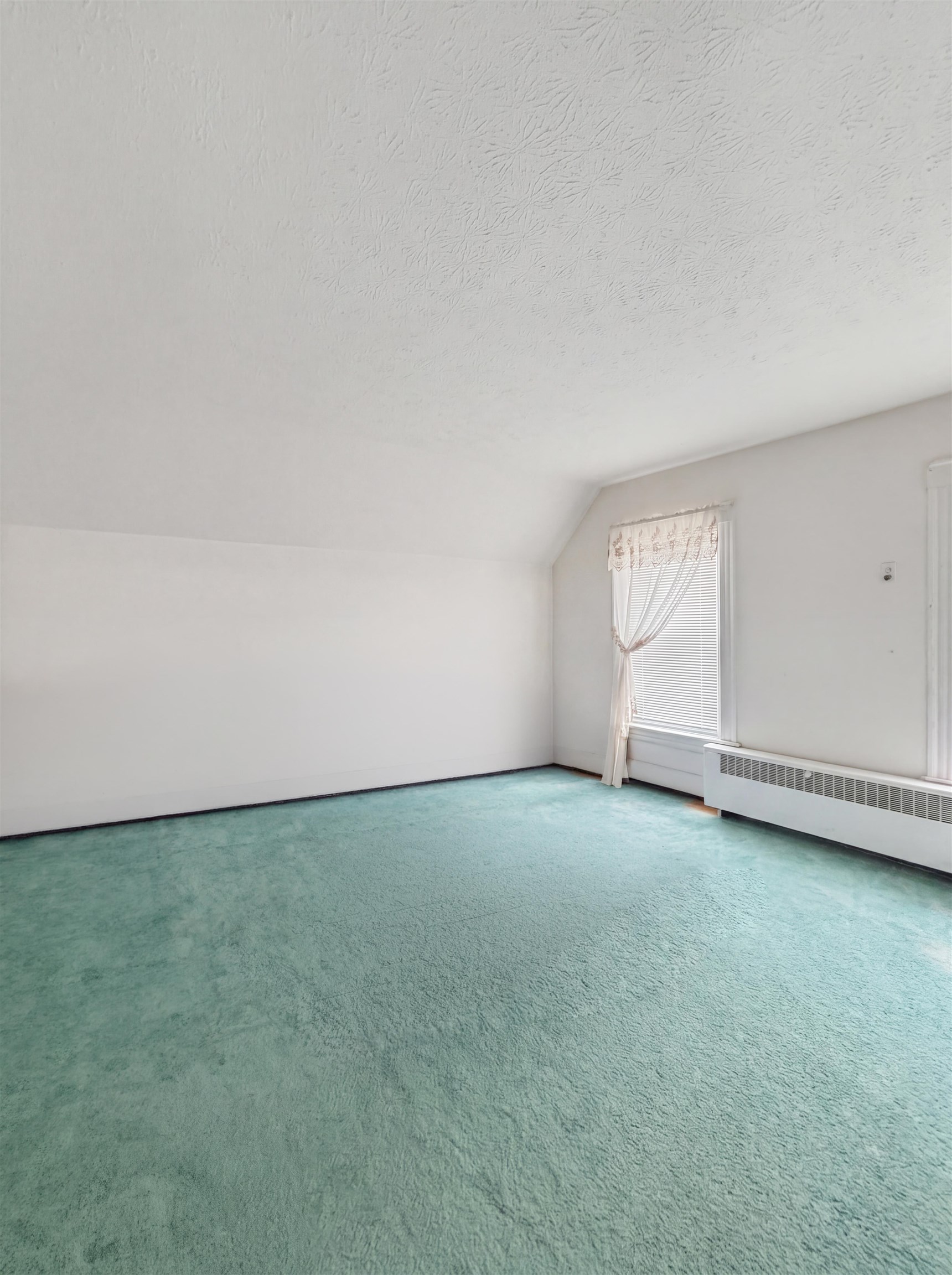 808 Grove Street Property Photo 10