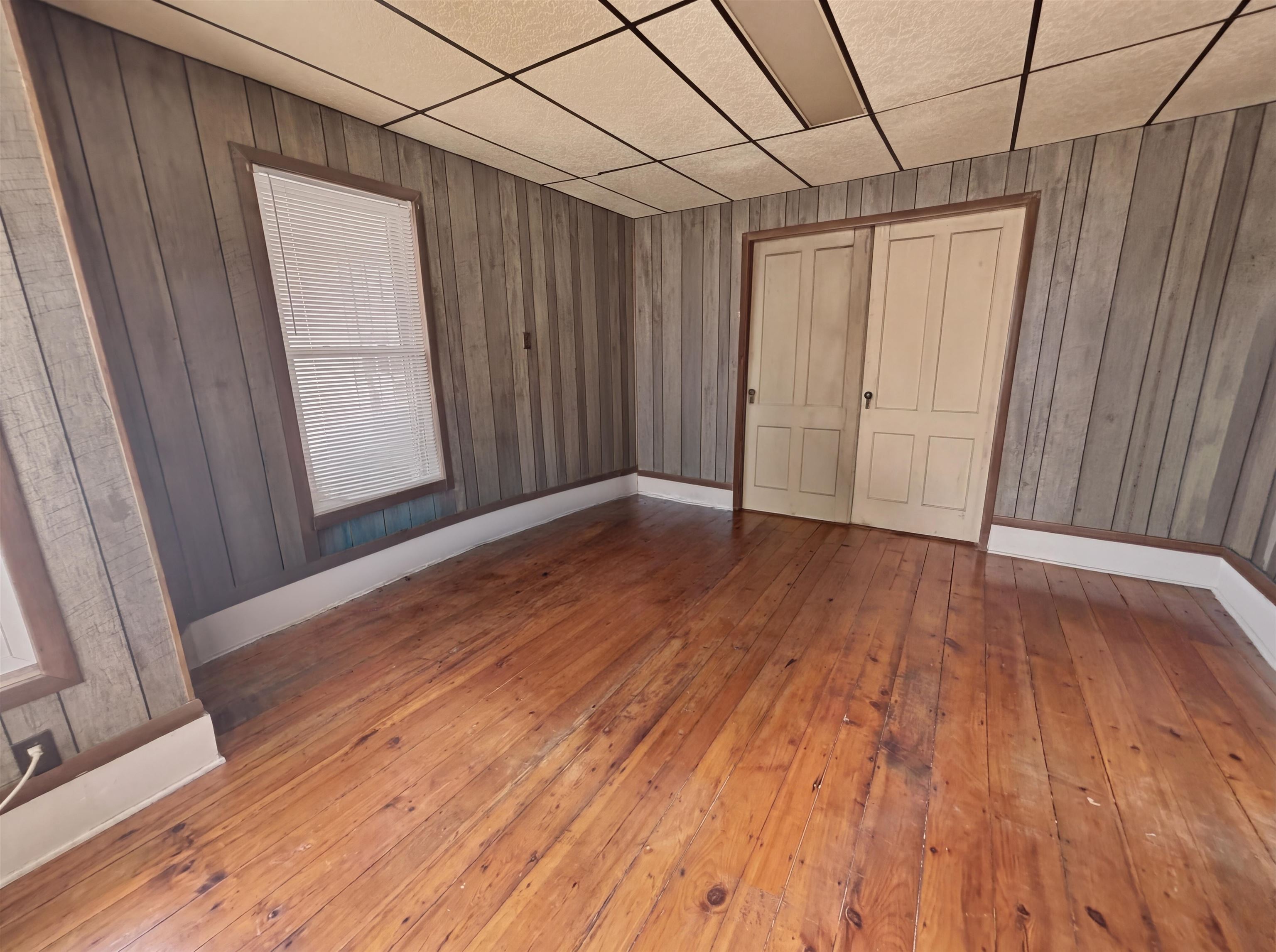 808 Grove Street Property Photo 14