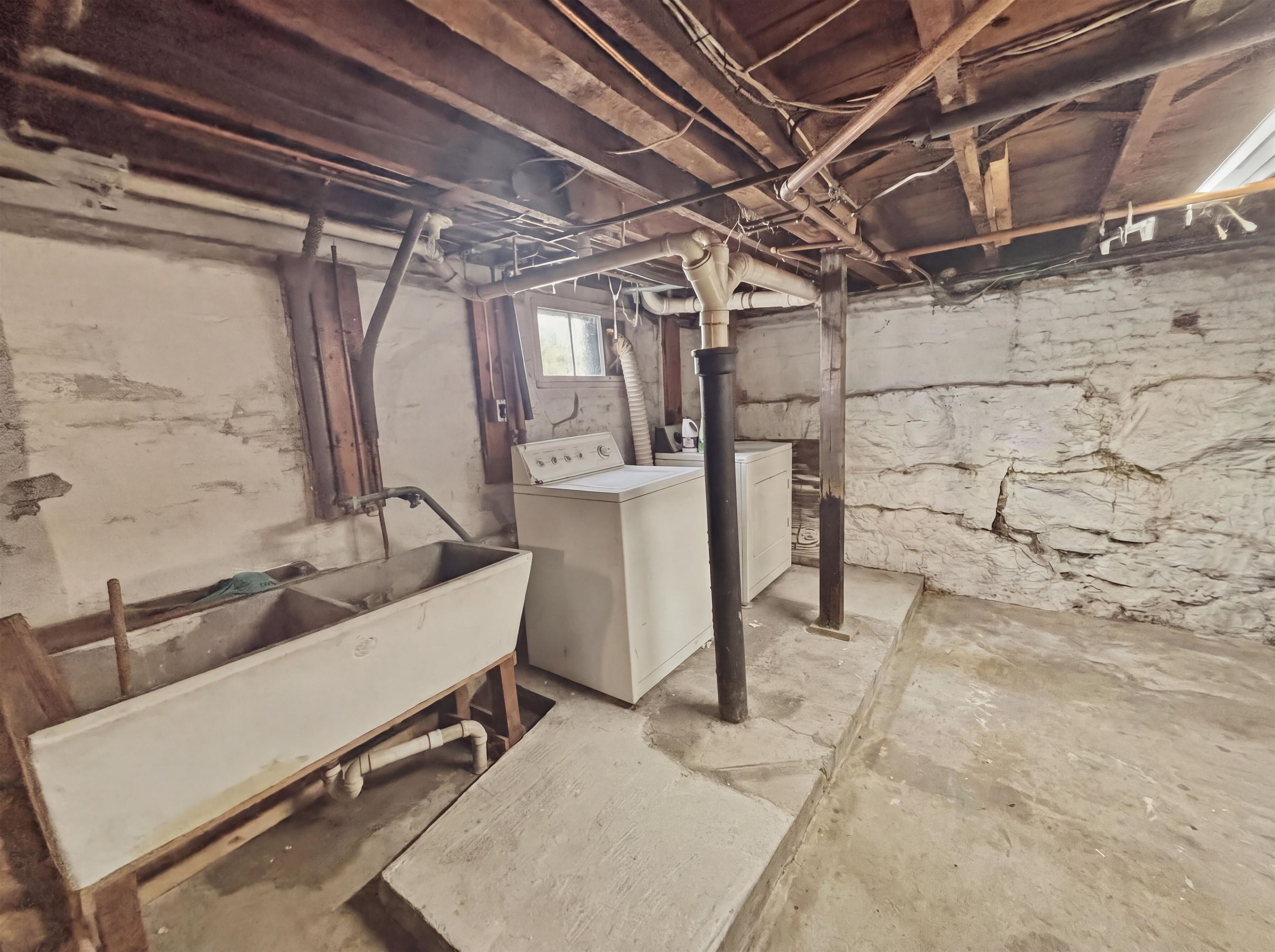 808 Grove Street Property Photo 15