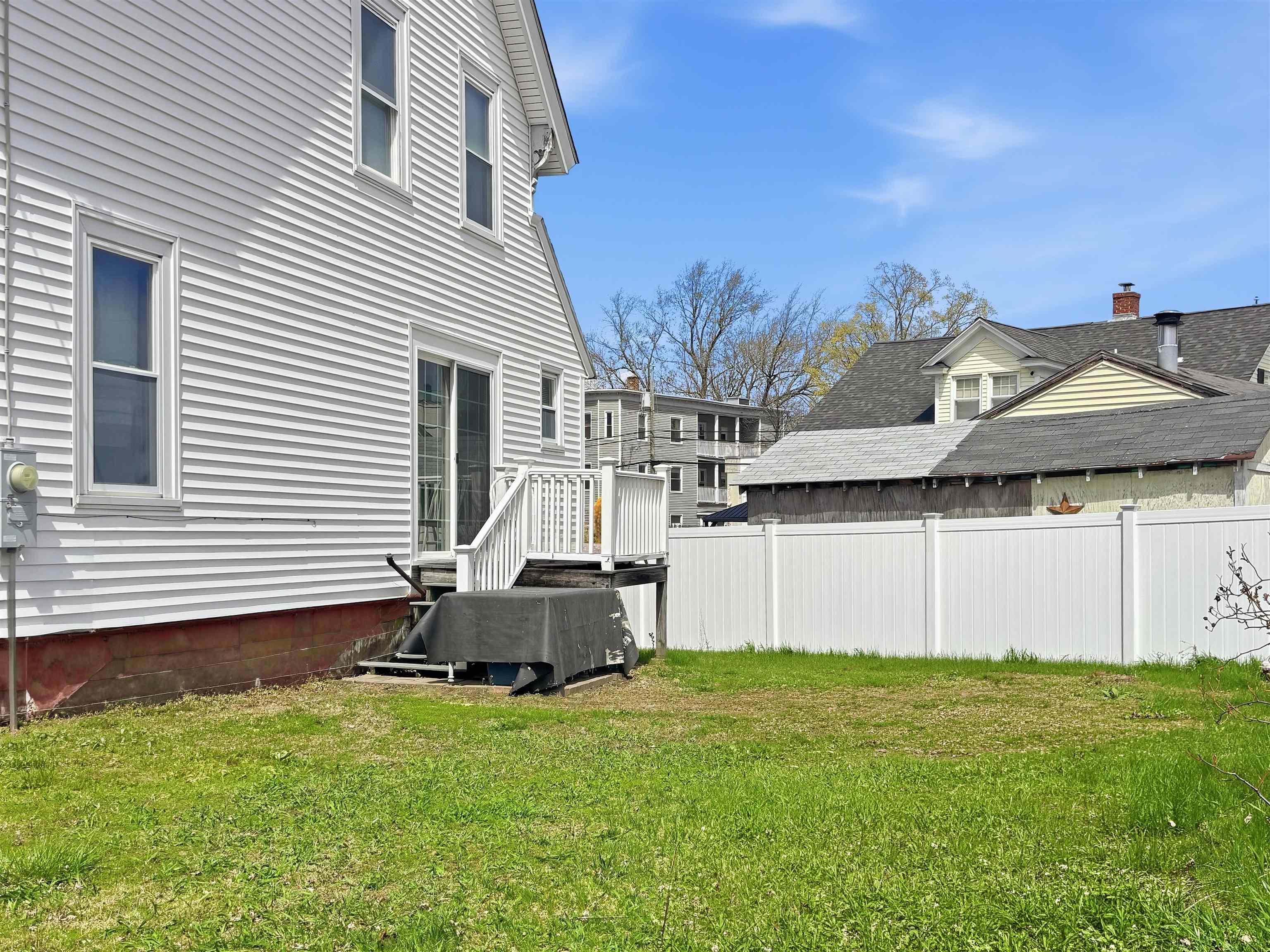 808 Grove Street Property Photo 17