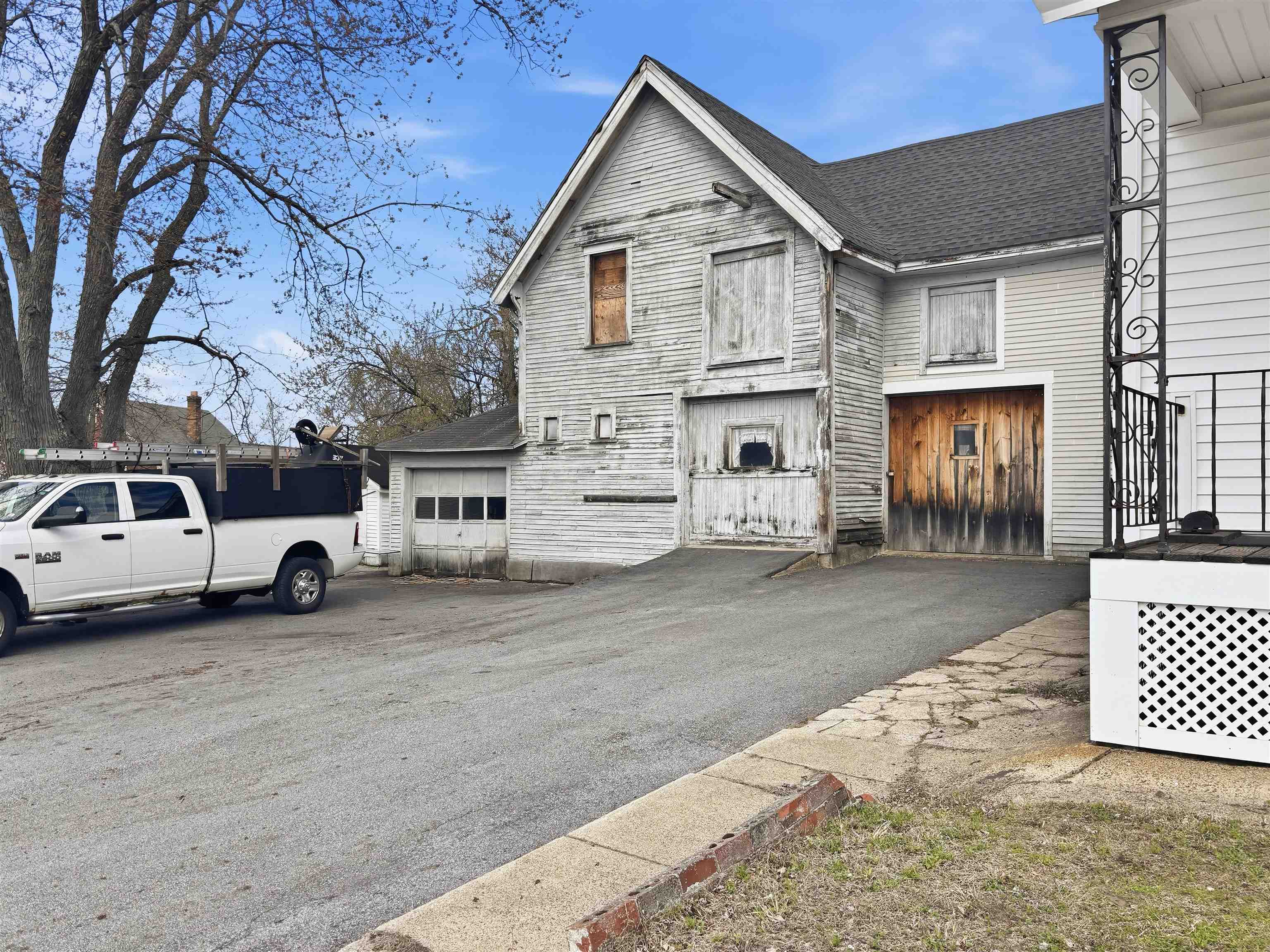 808 Grove Street Property Photo 20
