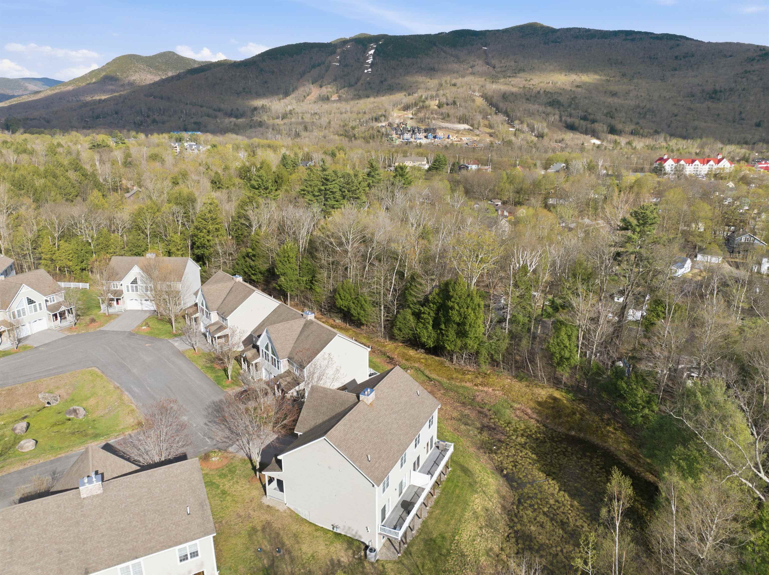 112 Woodland Loop Property Photo 11