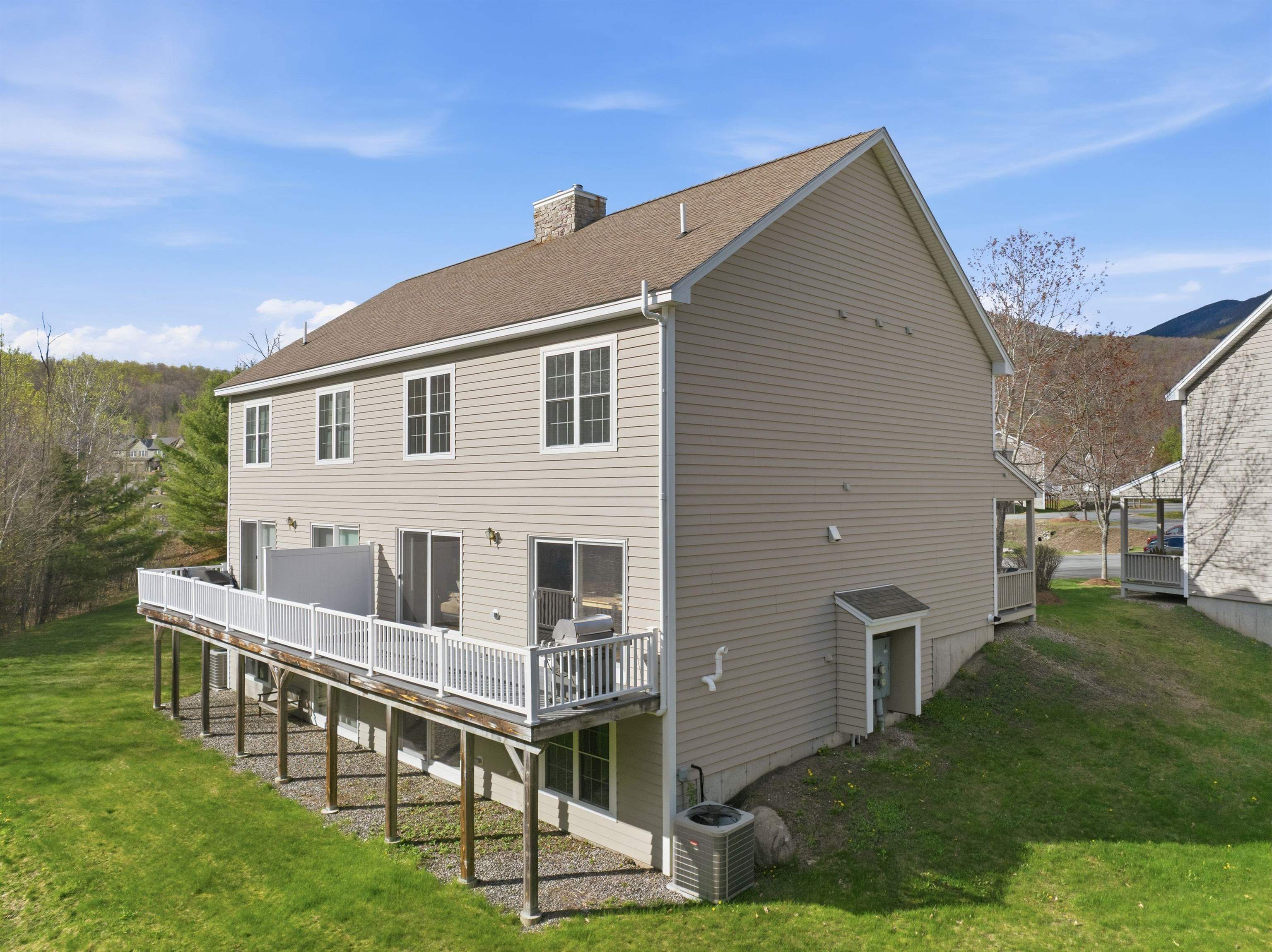112 Woodland Loop Property Photo 12