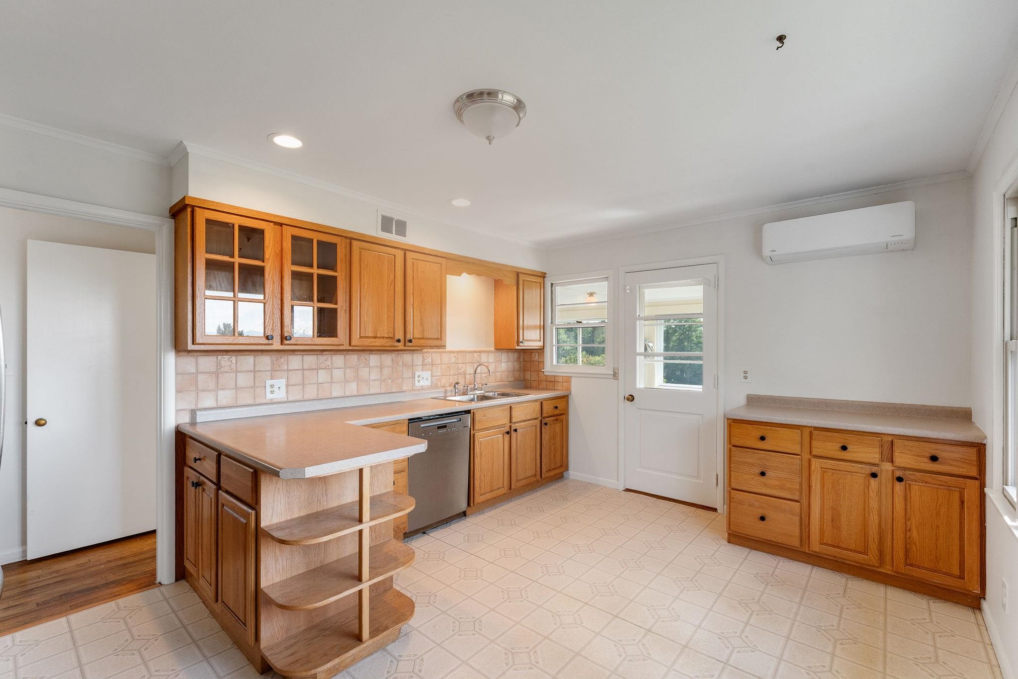 219 Towne Hill Road Property Photo 5