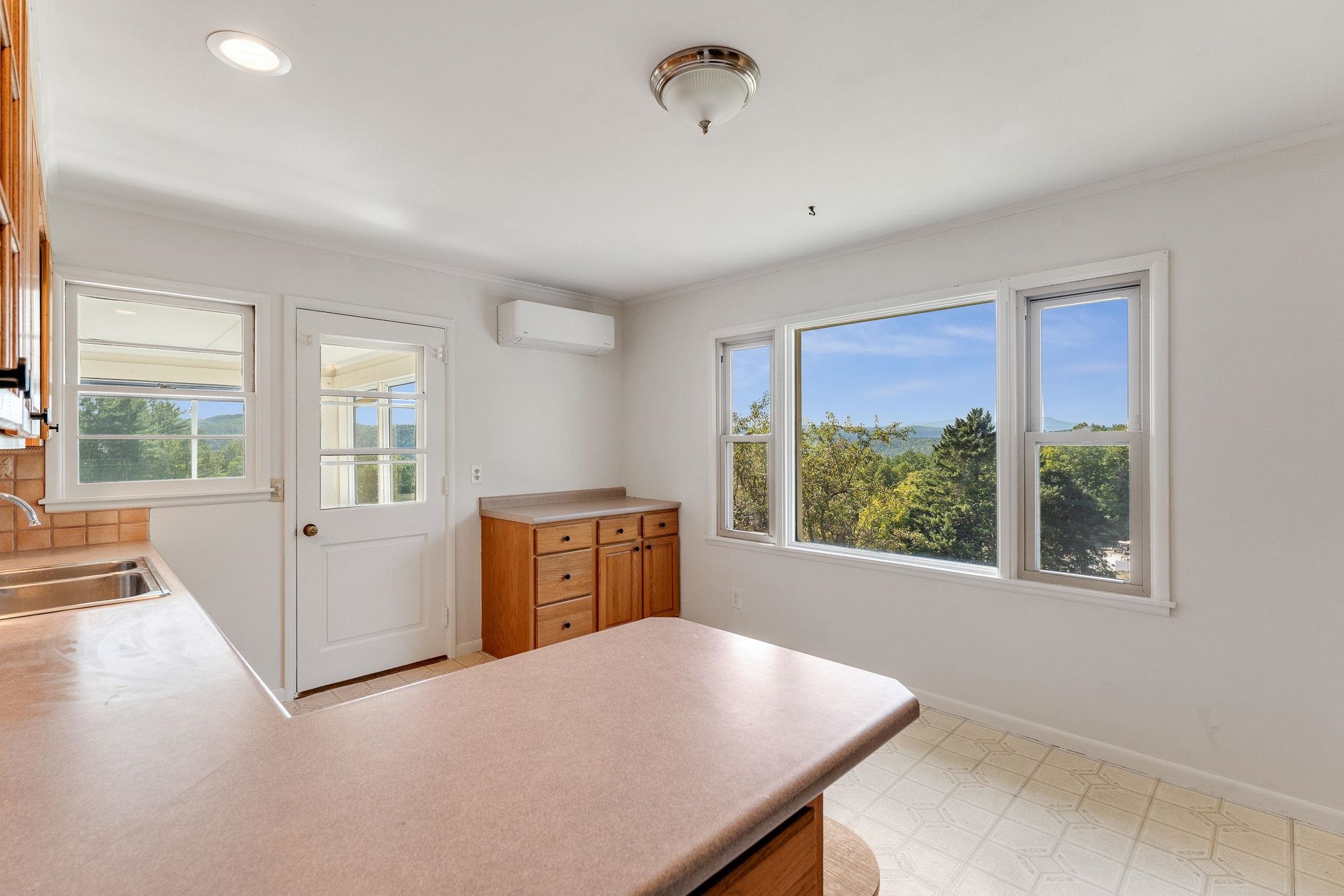 219 Towne Hill Road Property Photo 8