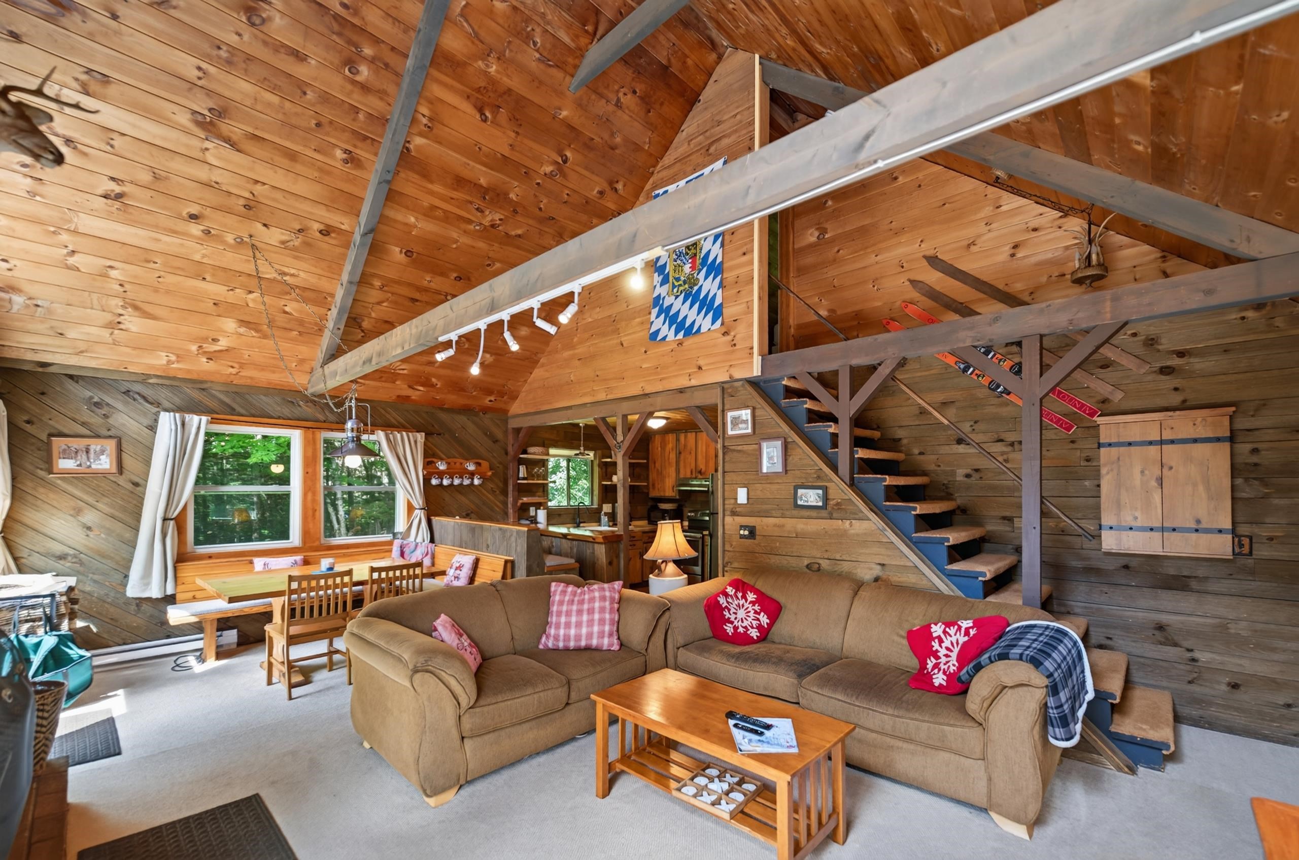 48 Upper Highlands Loop Property Photo 2