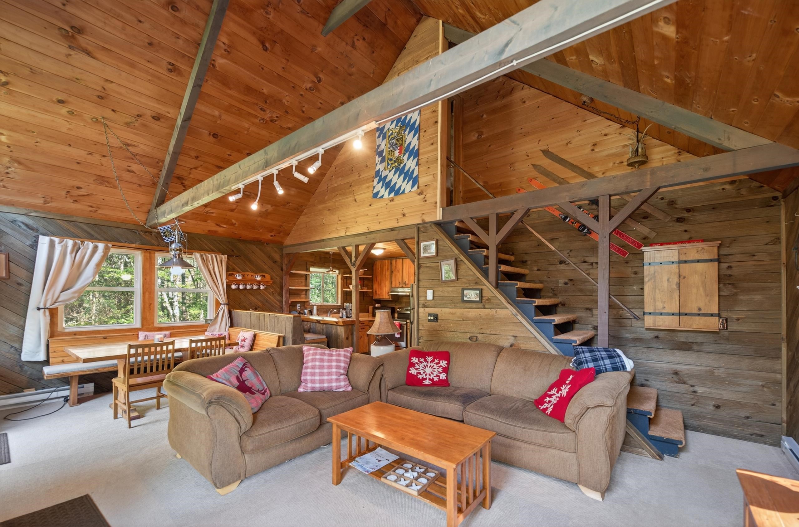 48 Upper Highlands Loop Property Photo 3