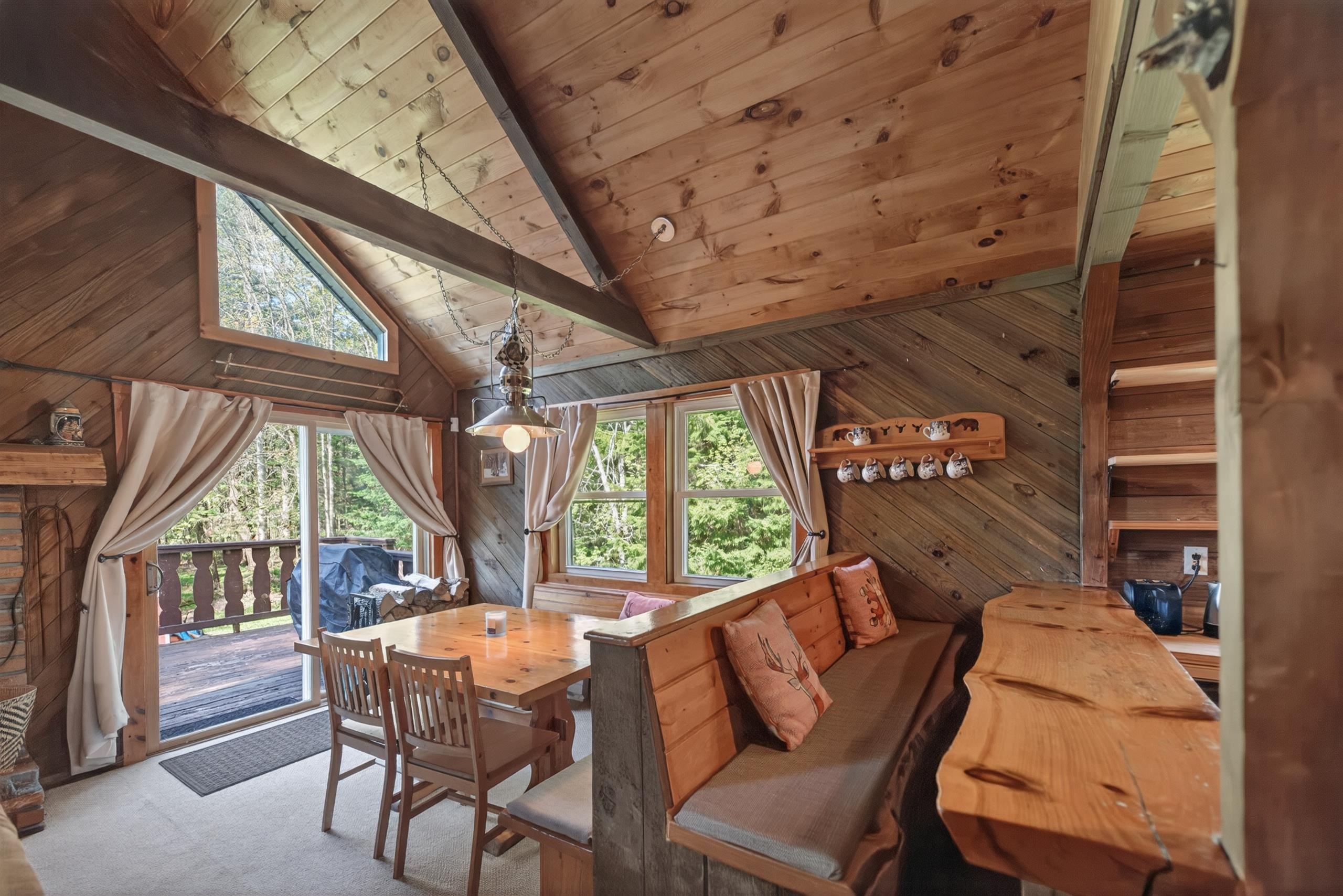 48 Upper Highlands Loop Property Photo 4