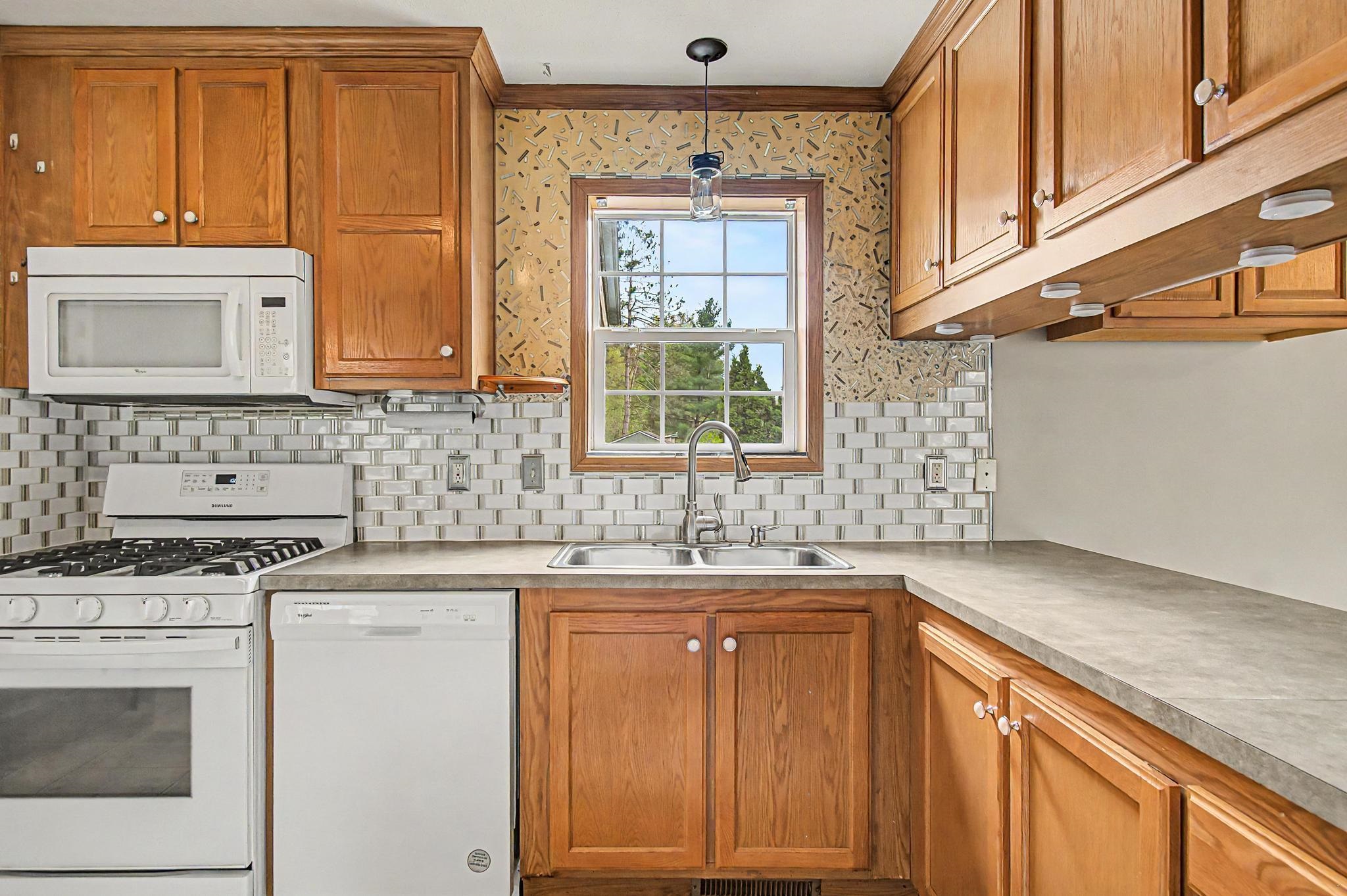 110 North Road Property Photo 8