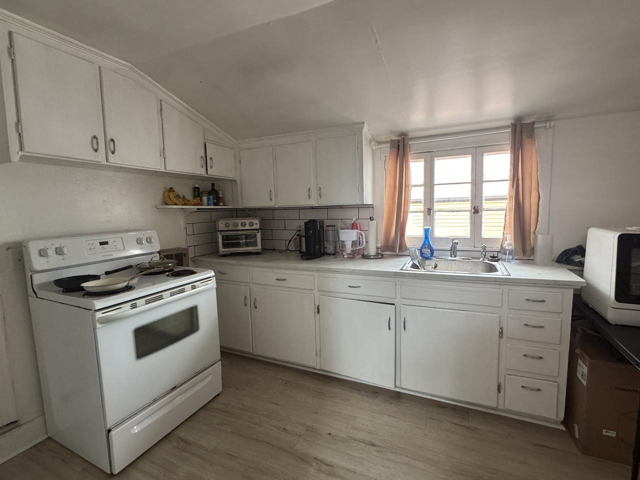 18 Park Street Property Photo 36