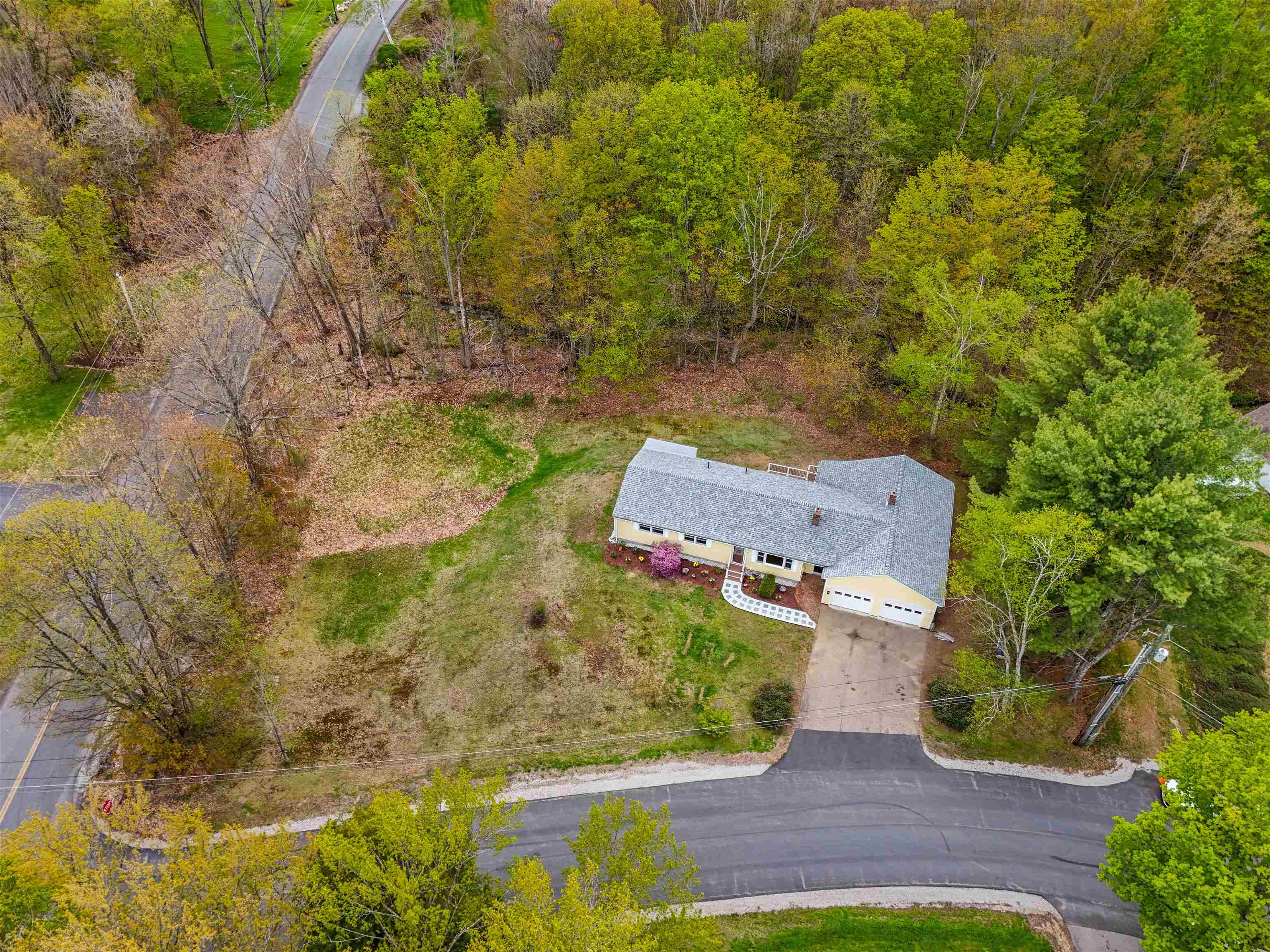 6 Colonial Drive Property Photo 3