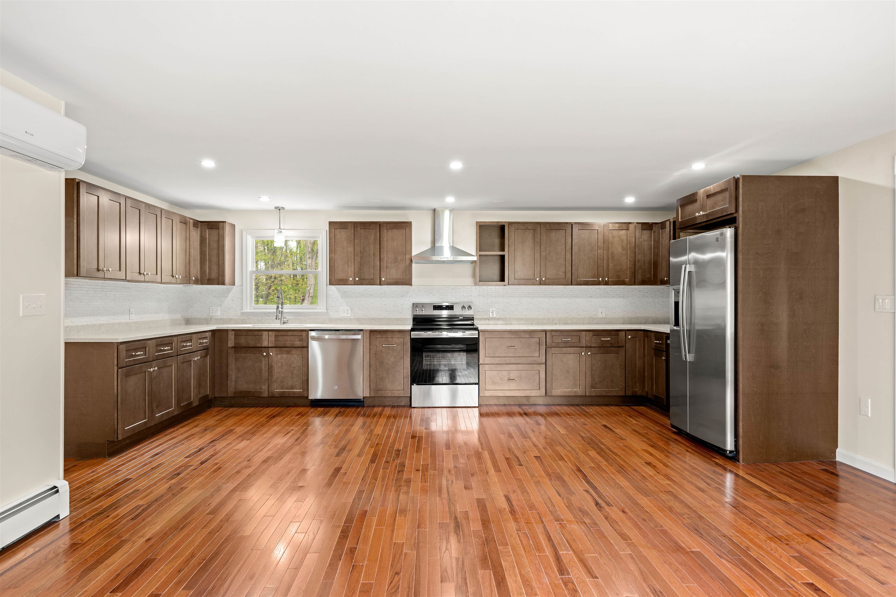 6 Colonial Drive Property Photo 8