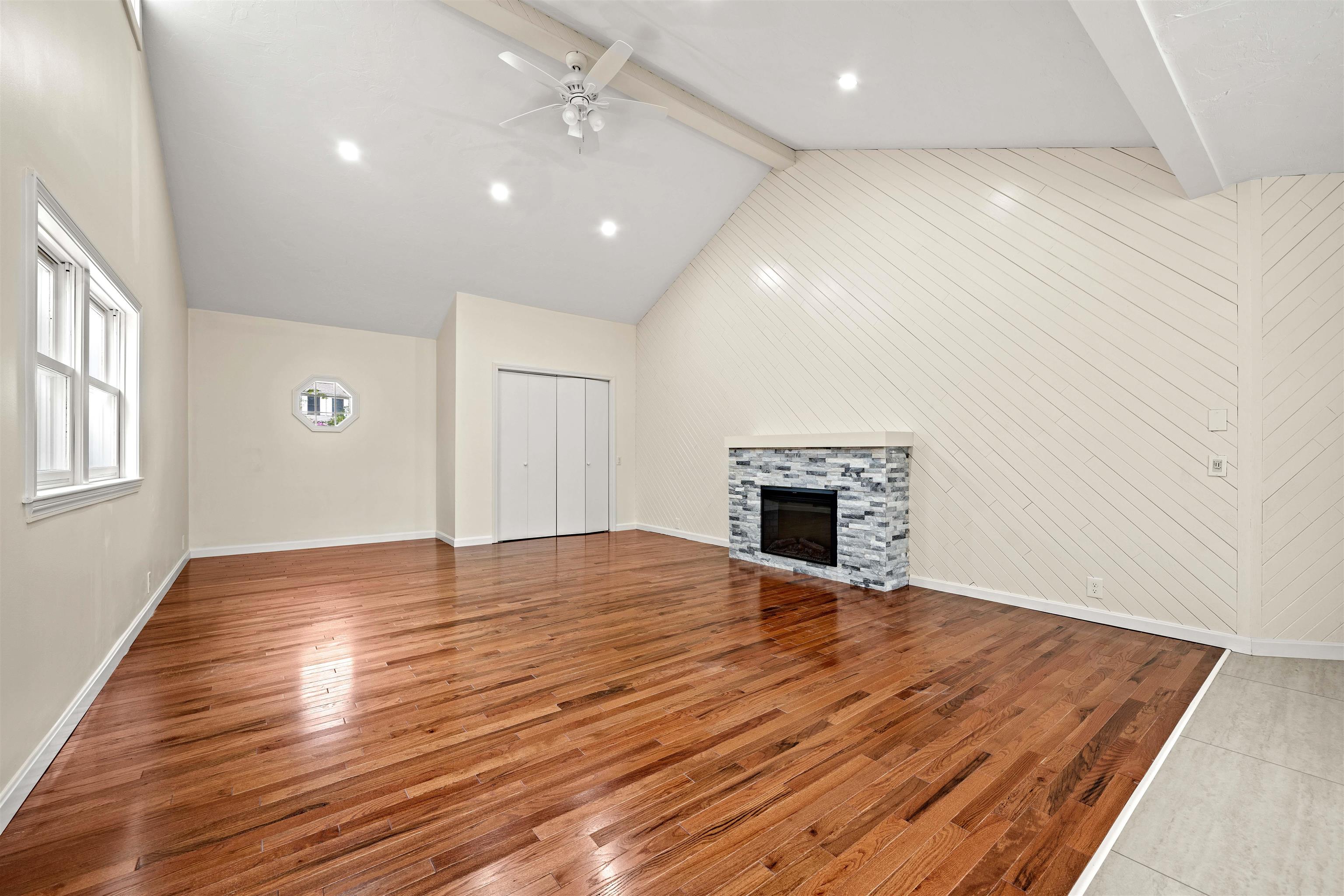 6 Colonial Drive Property Photo 15