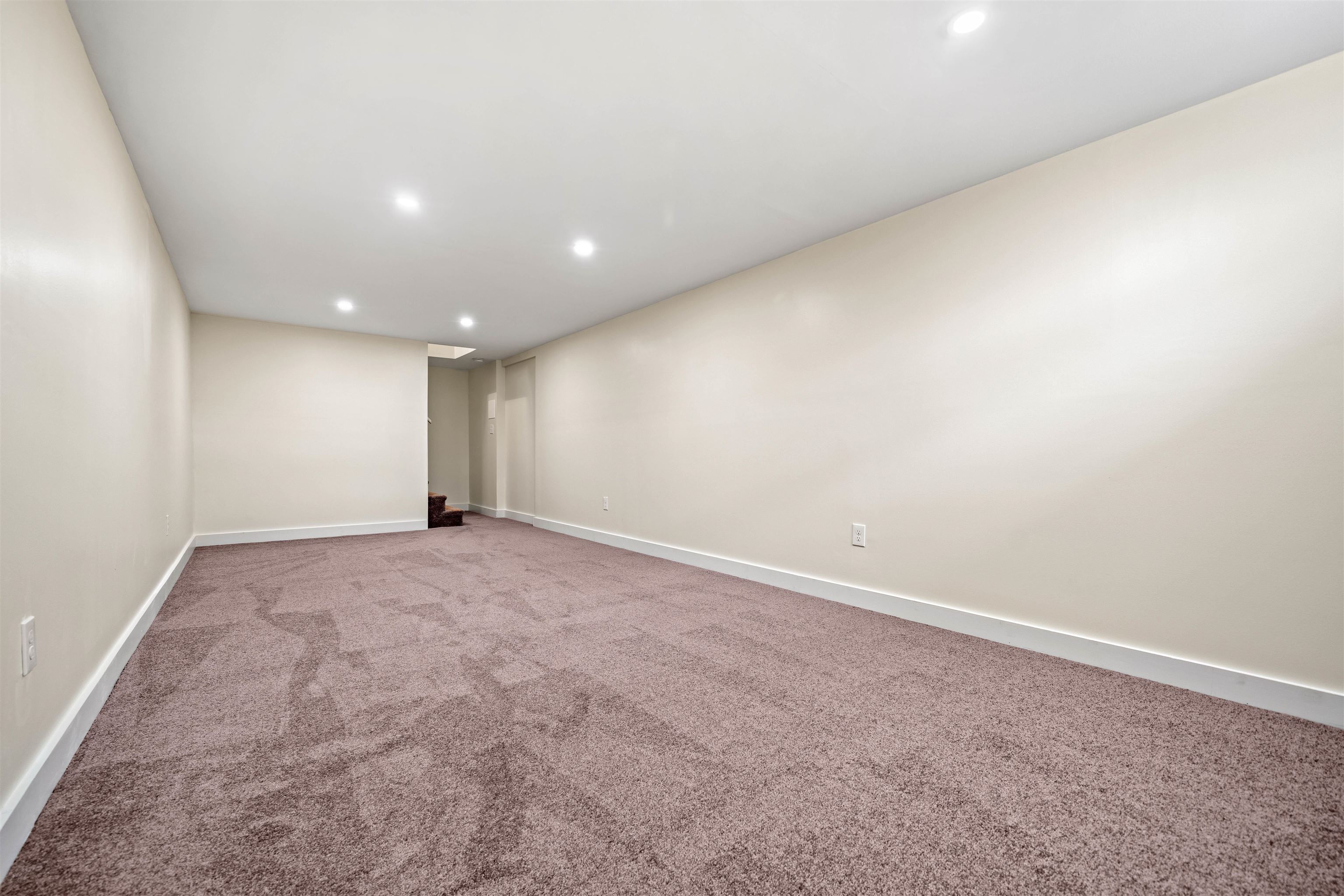 6 Colonial Drive Property Photo 29