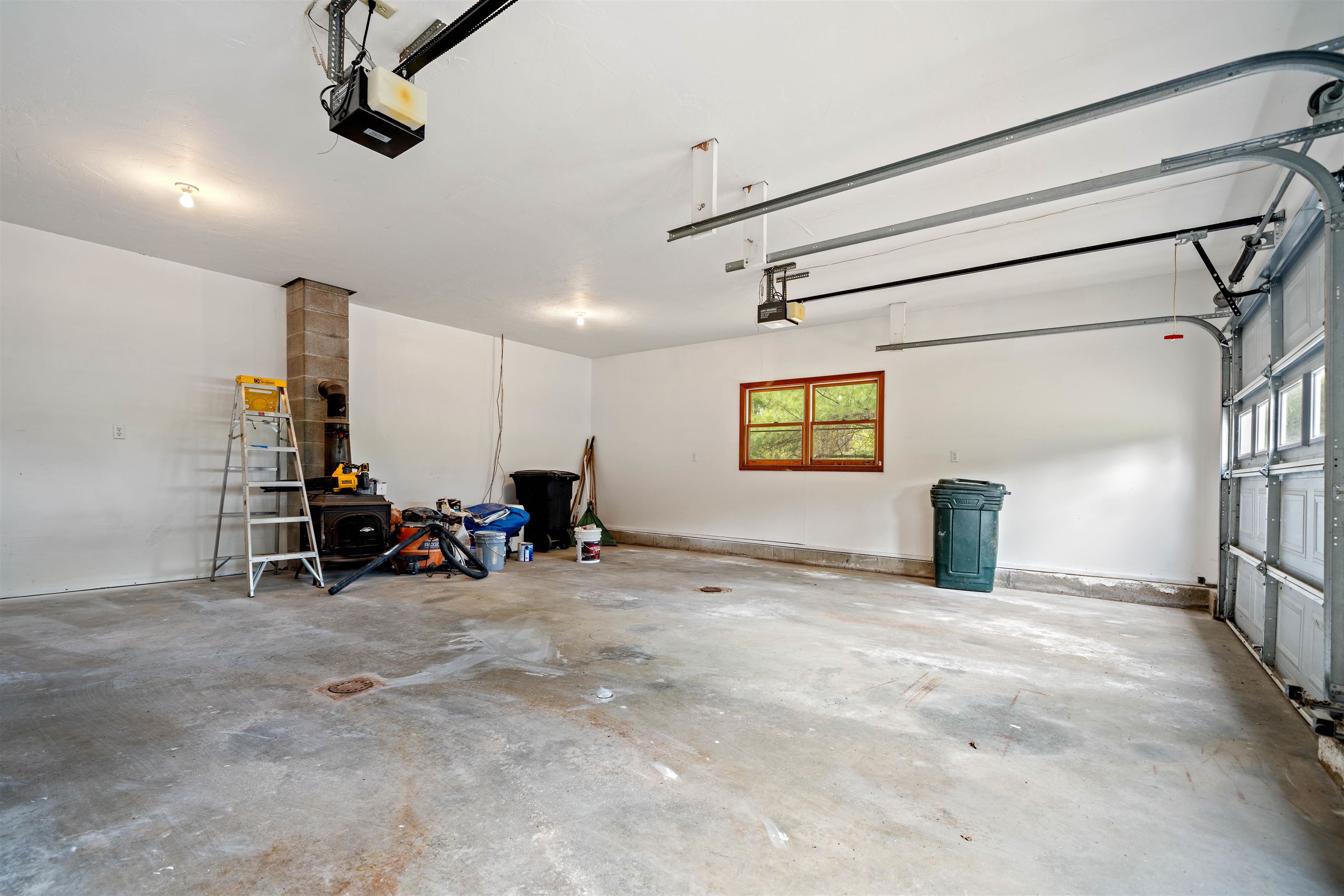 6 Colonial Drive Property Photo 33