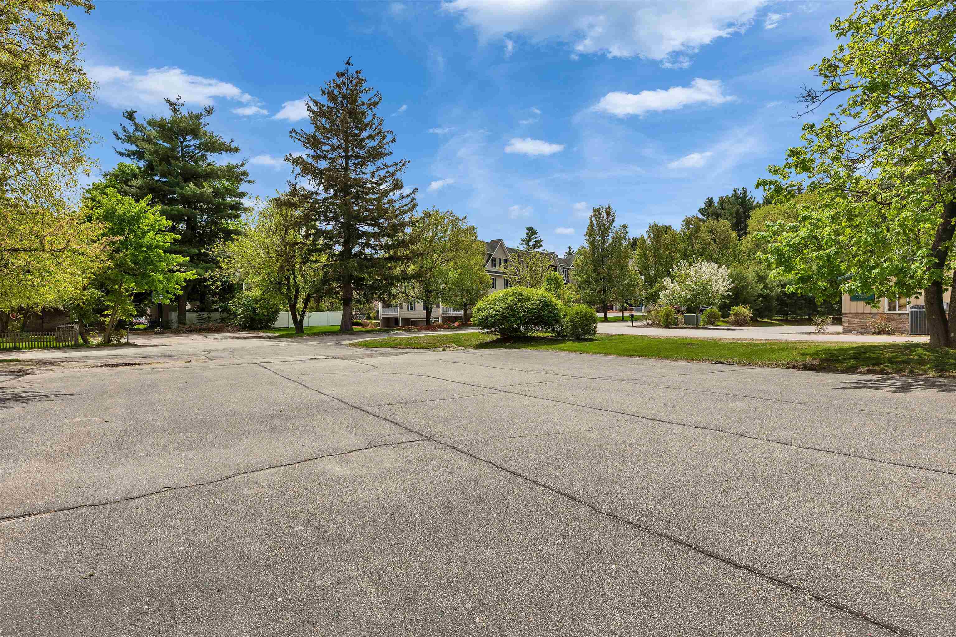 479 Nashua Street Property Photo 10