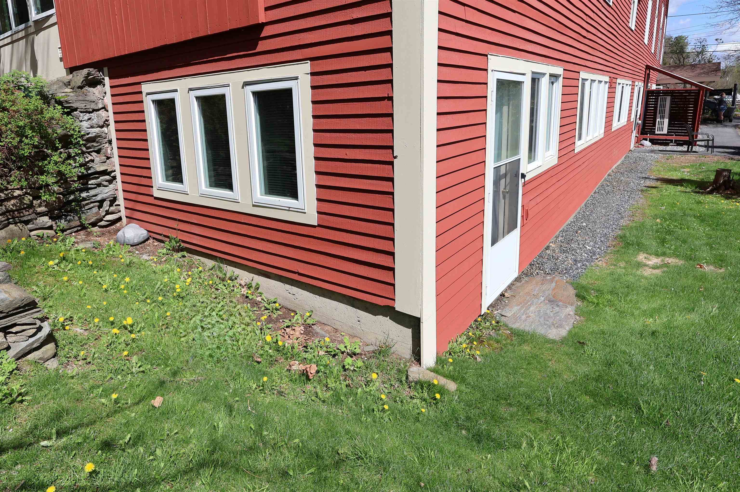 16 Hemlock Ridge Drive Property Photo 3