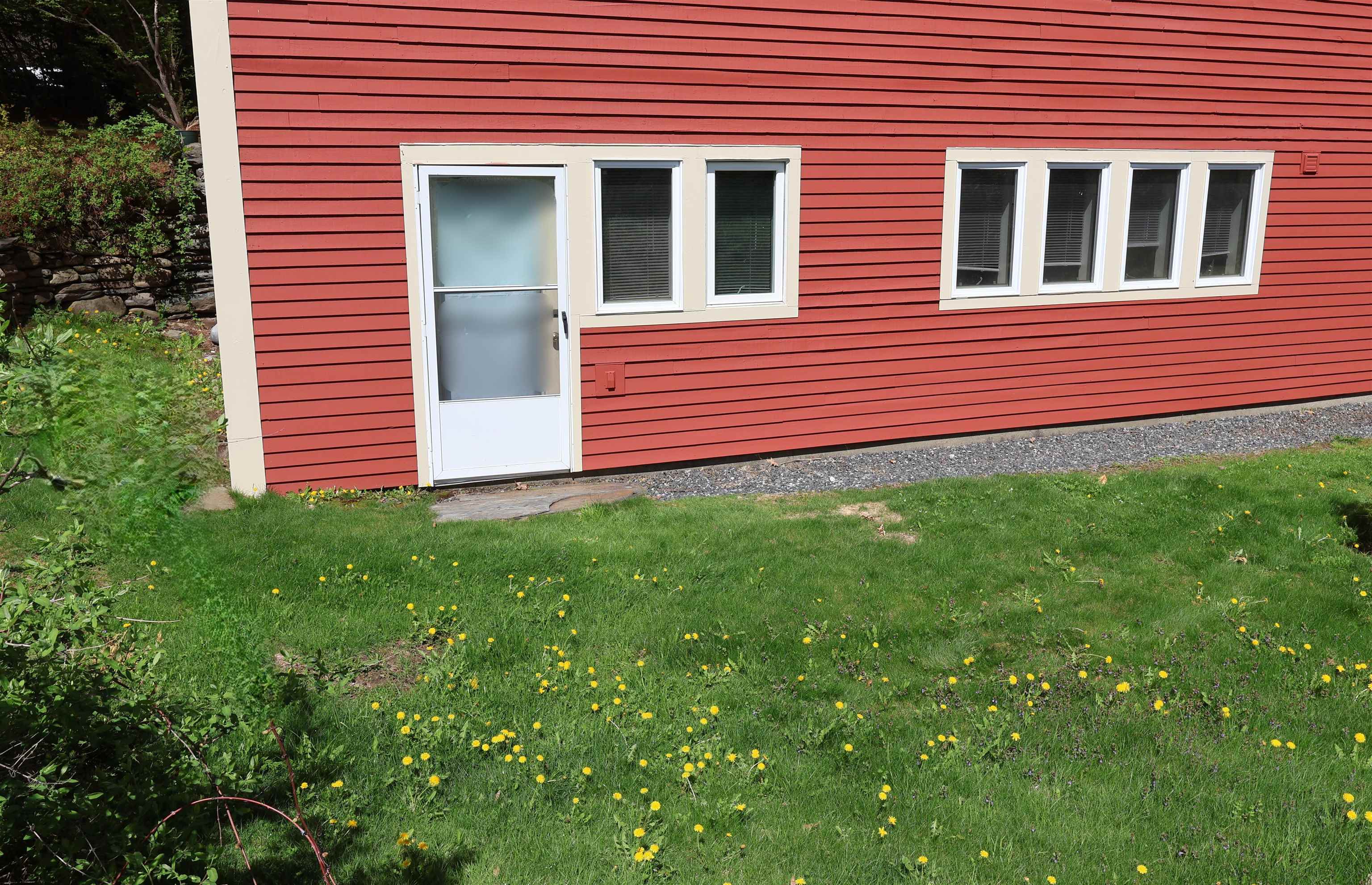 16 Hemlock Ridge Drive Property Photo 4