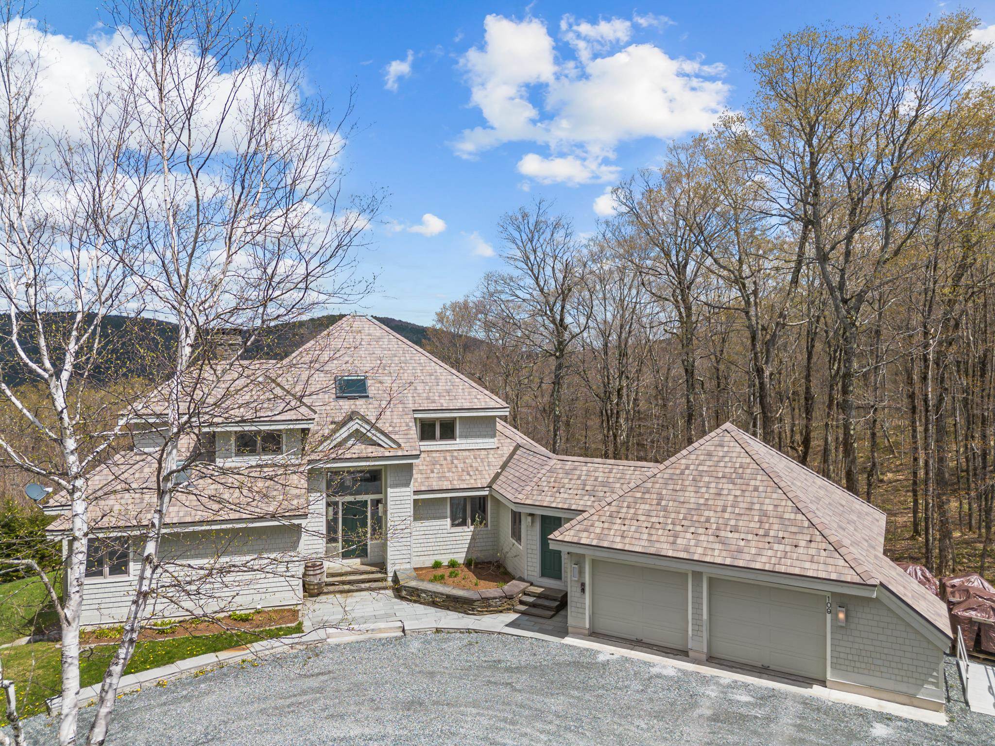 109 Mountainside Drive Property Photo 3