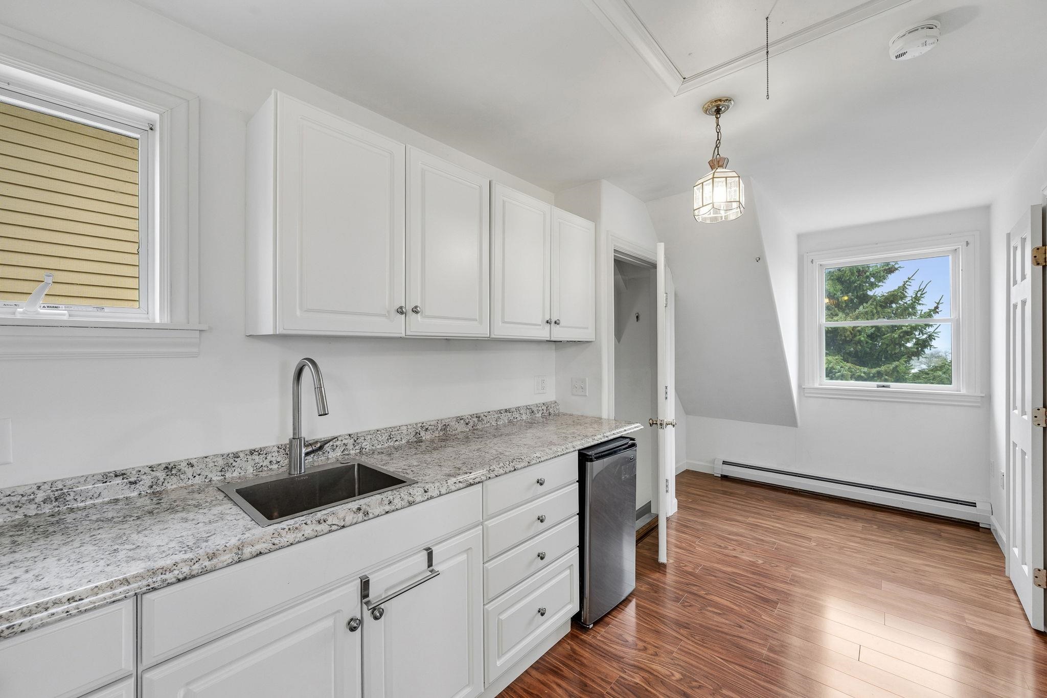 302 Ledge Hill Drive Property Photo 47