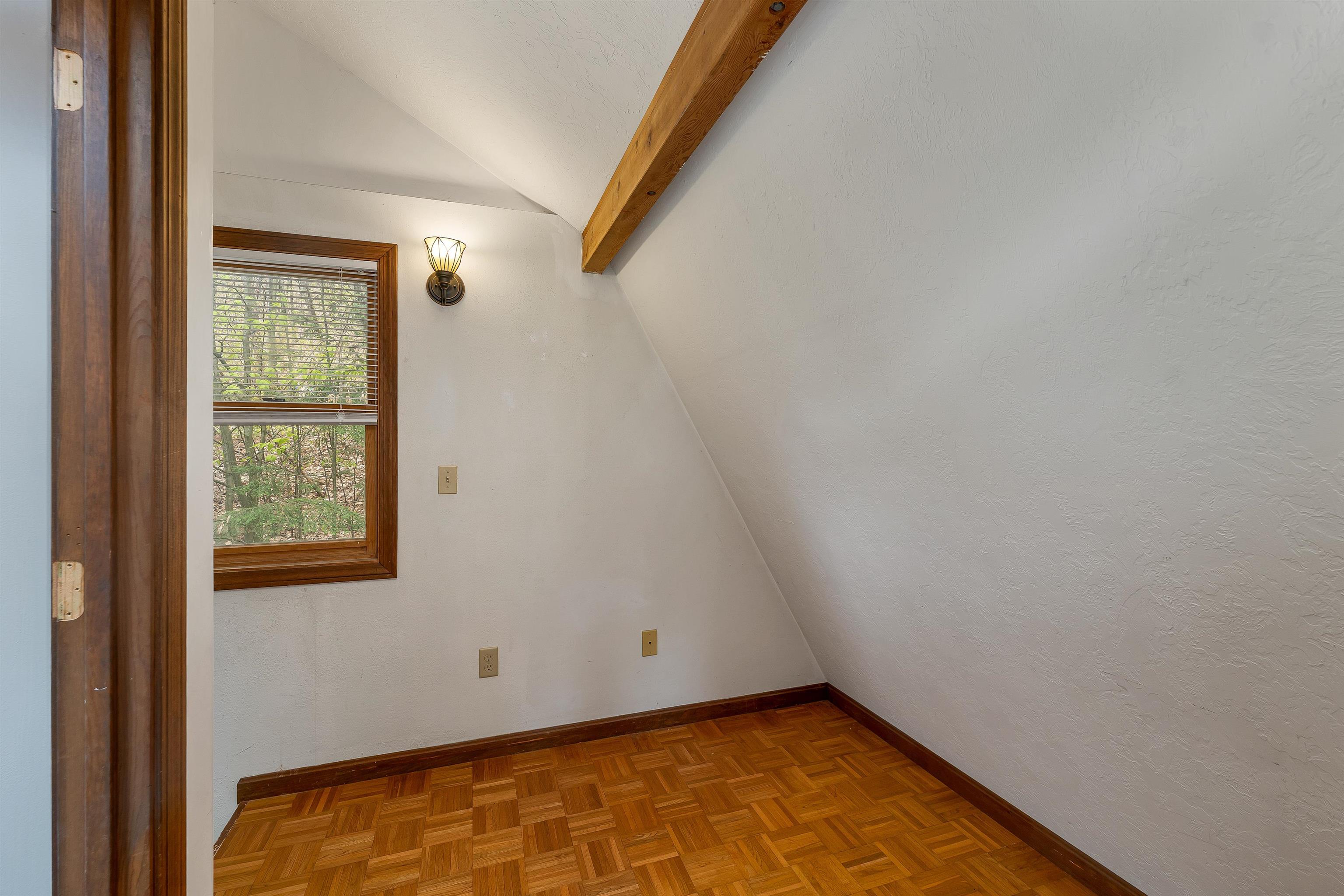 5 Chalet Drive Property Photo 36