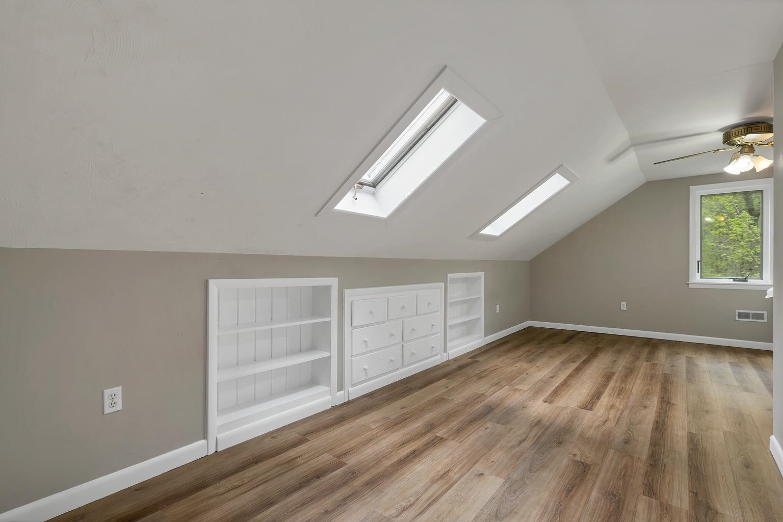 16 Old Manchester Road Property Photo 37