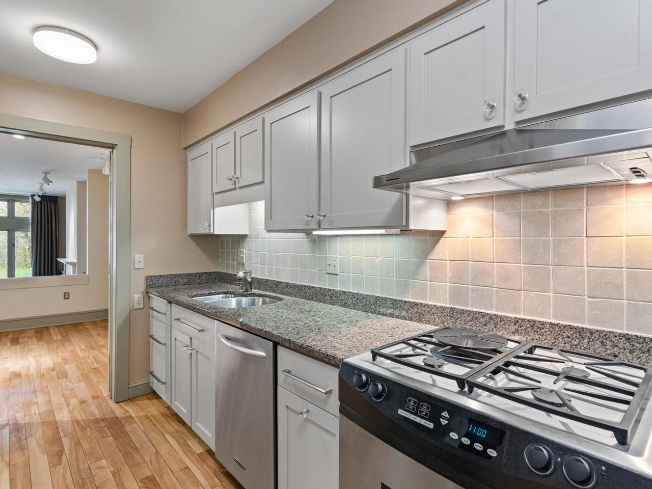 545 South Prospect Street Property Photo 18