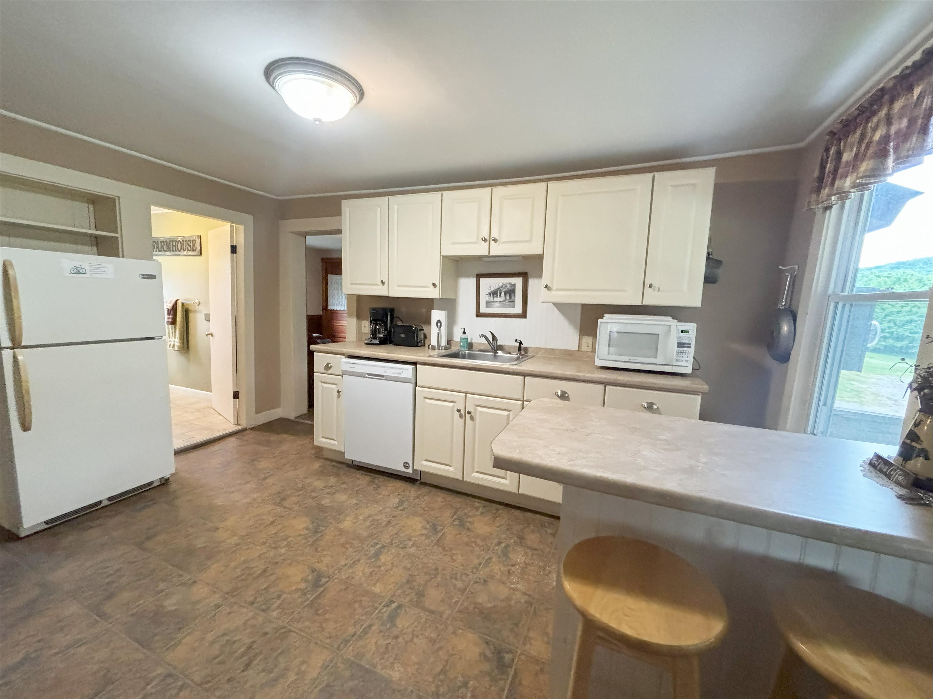 1258 Pinkham Road Property Photo 9