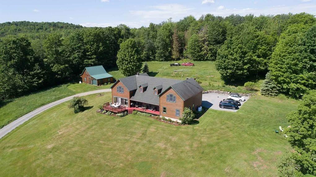 6095 Lake Road Property Photo 1