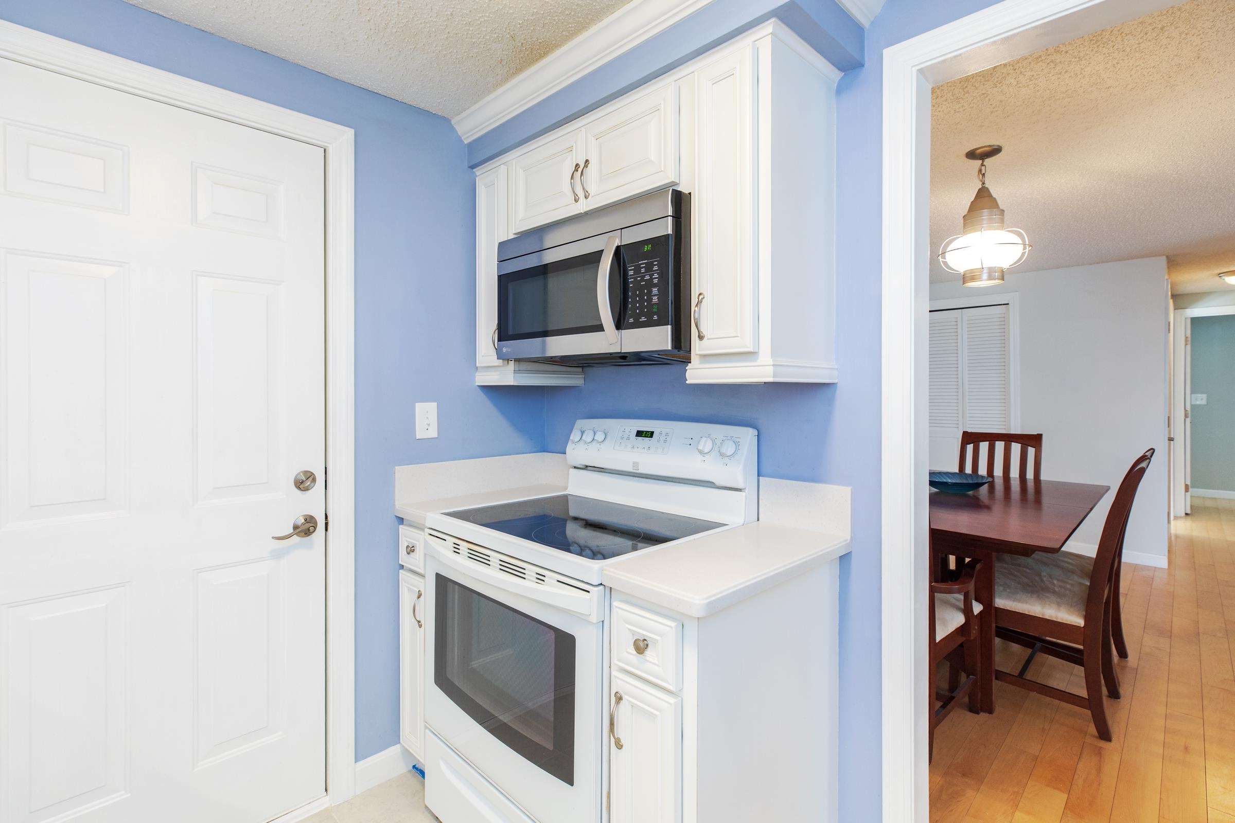 407 Ocean Boulevard Property Photo 11