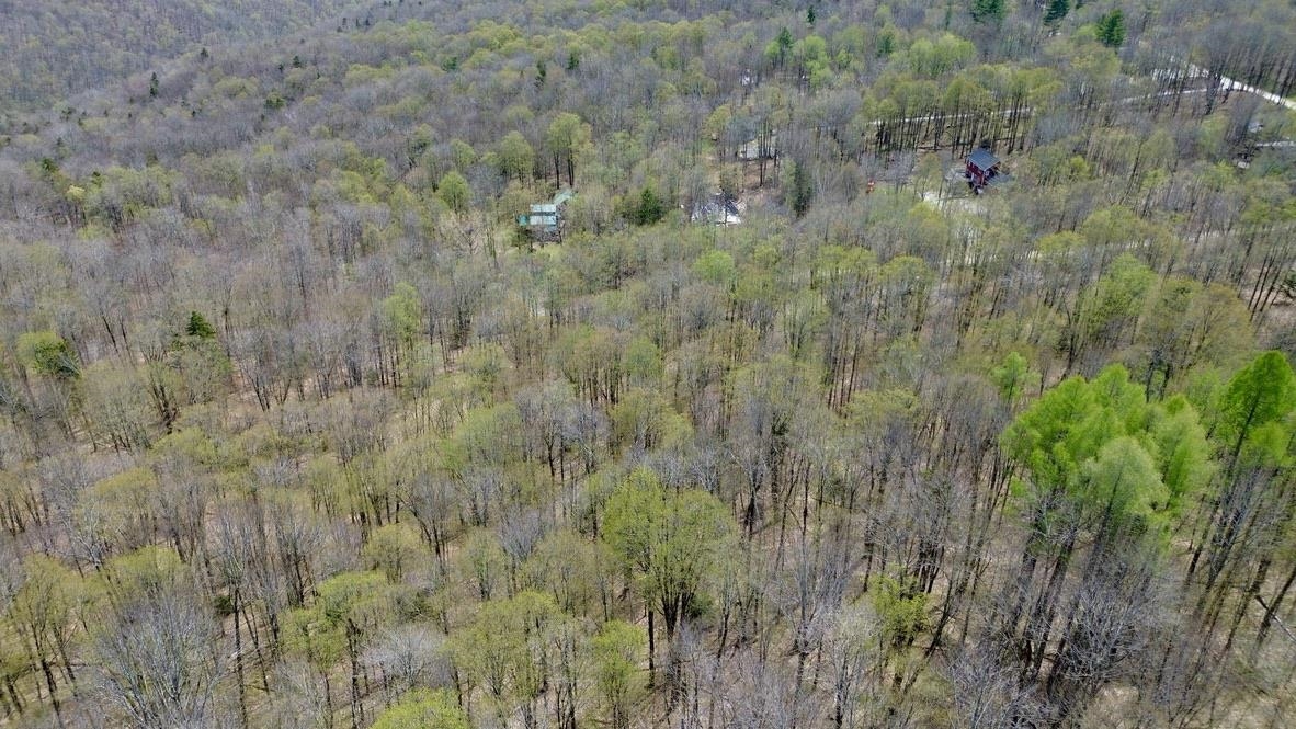 220 Middle Road Property Photo 5