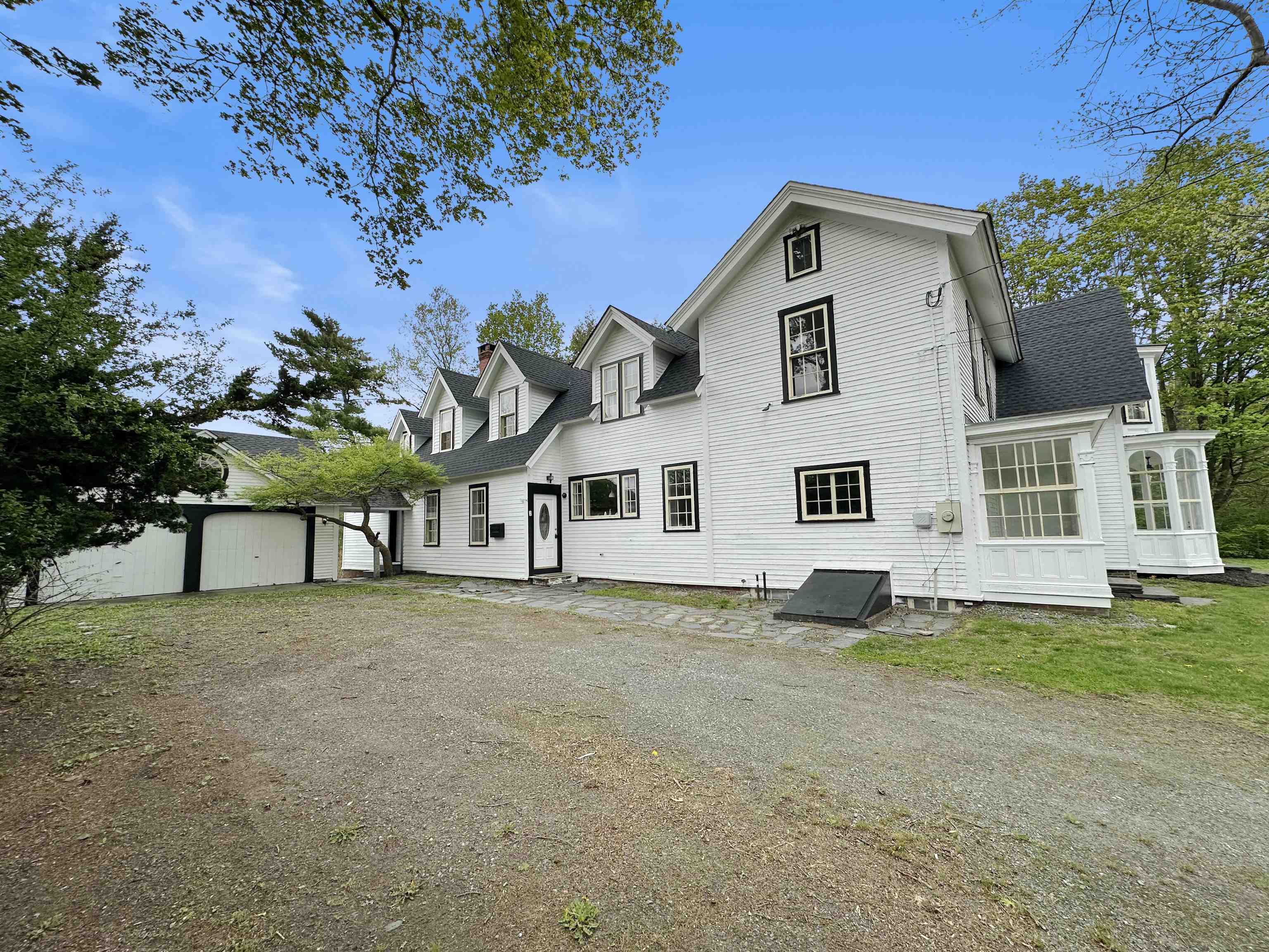 2 Pine Street Property Photo 4