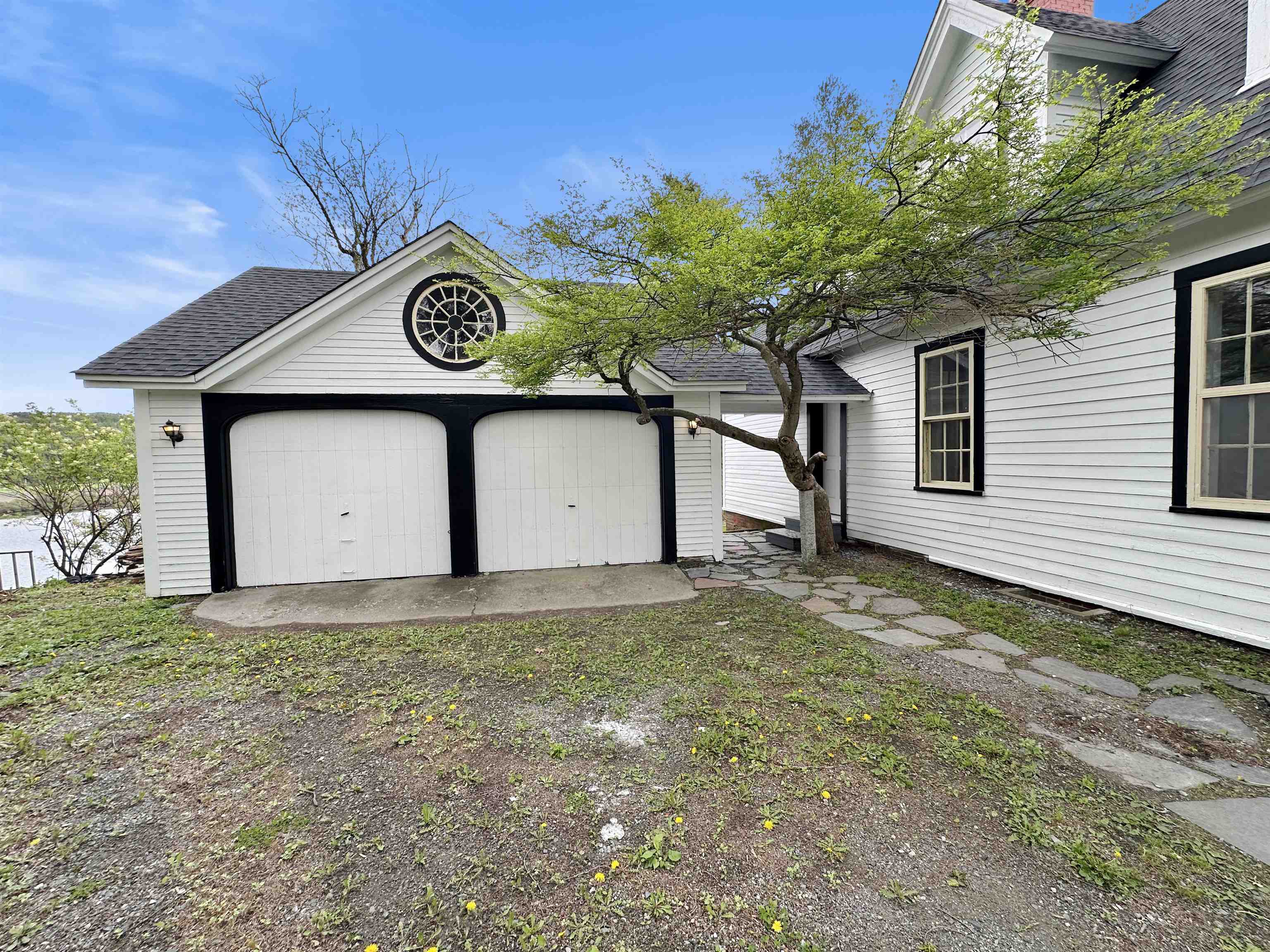 2 Pine Street Property Photo 5
