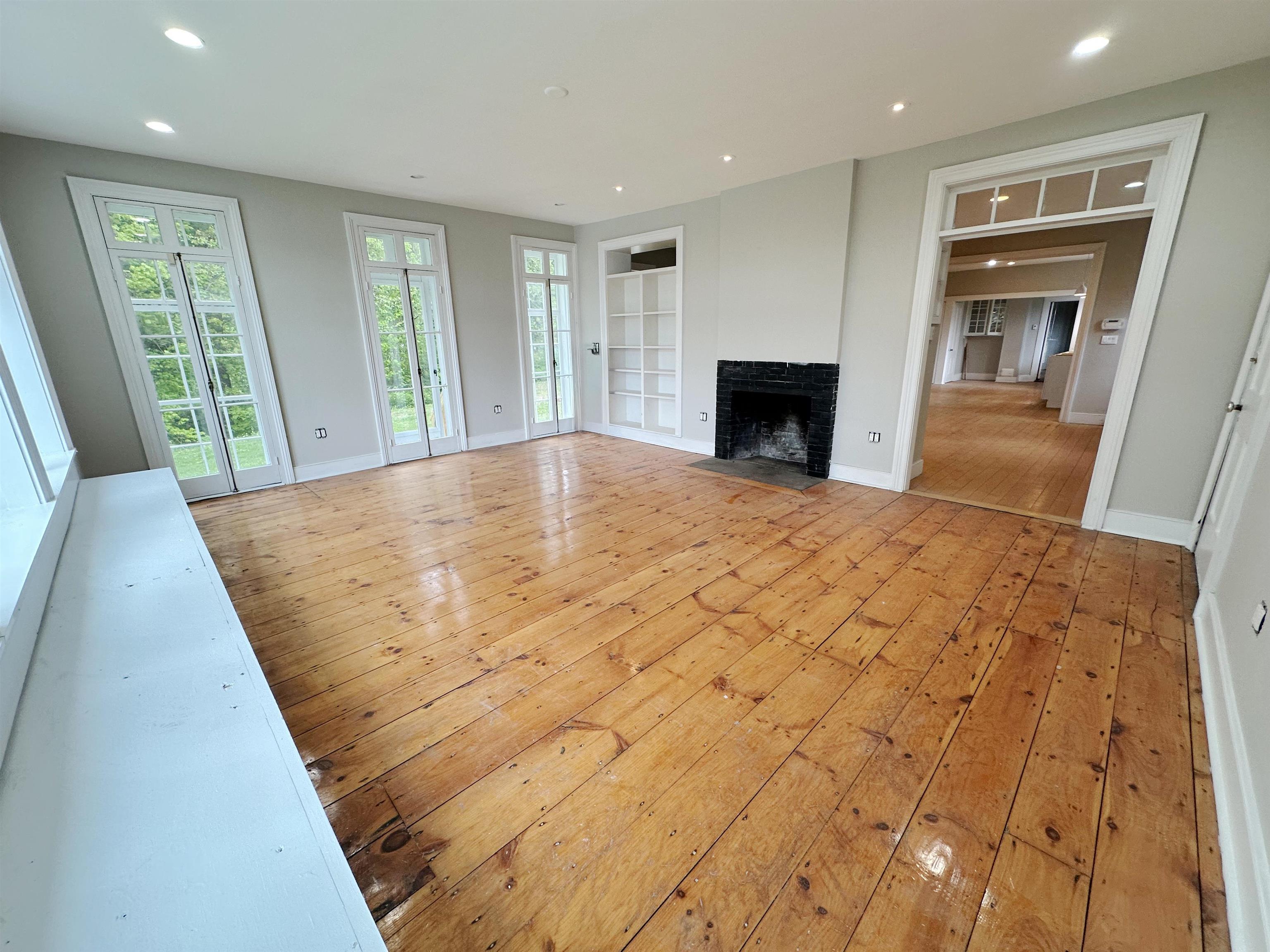 2 Pine Street Property Photo 9